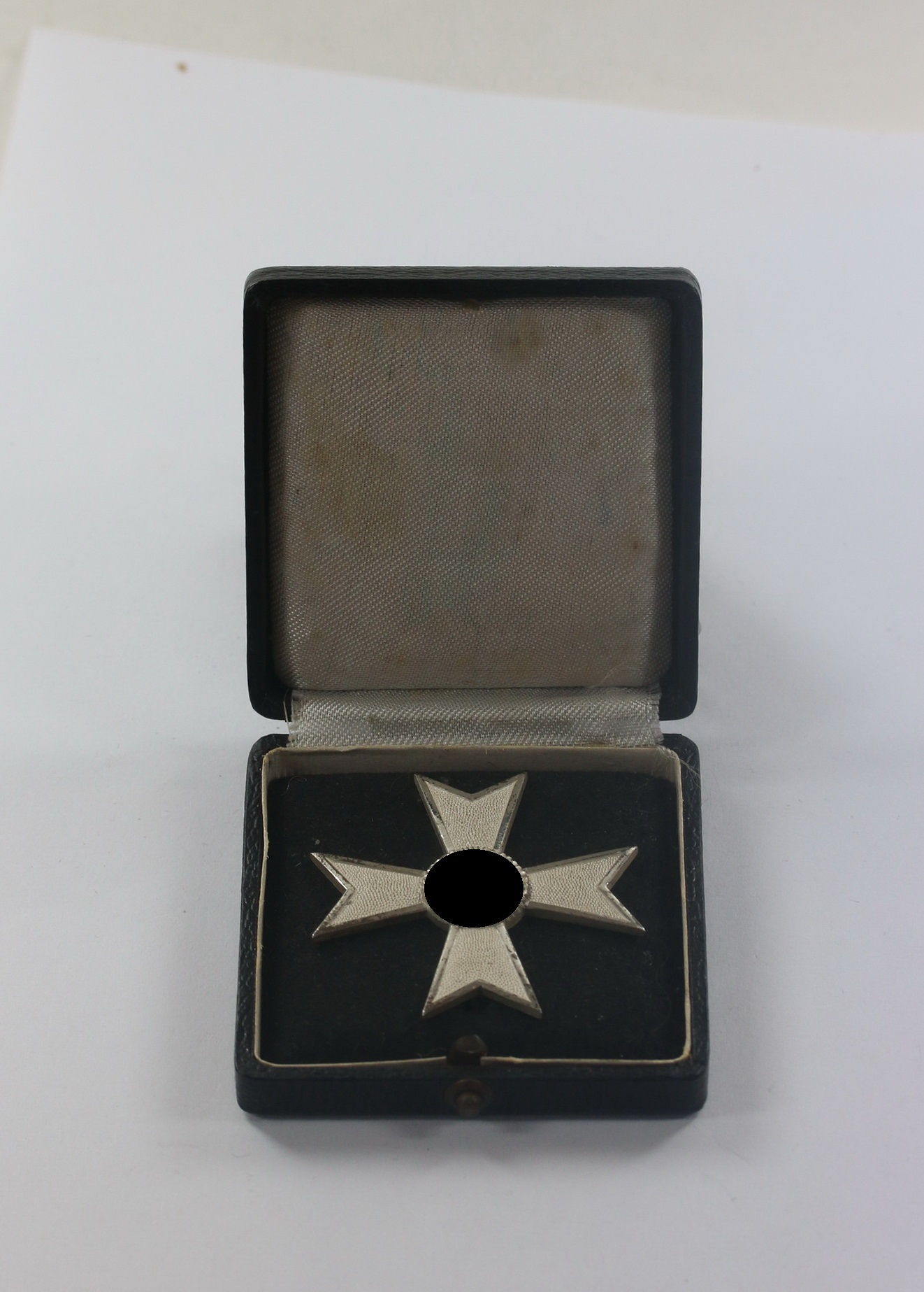  Kriegsverdienstkreuz 1. Klasse, Hst. 4 (Steinhauer & Lück), im Etui – Bild 1