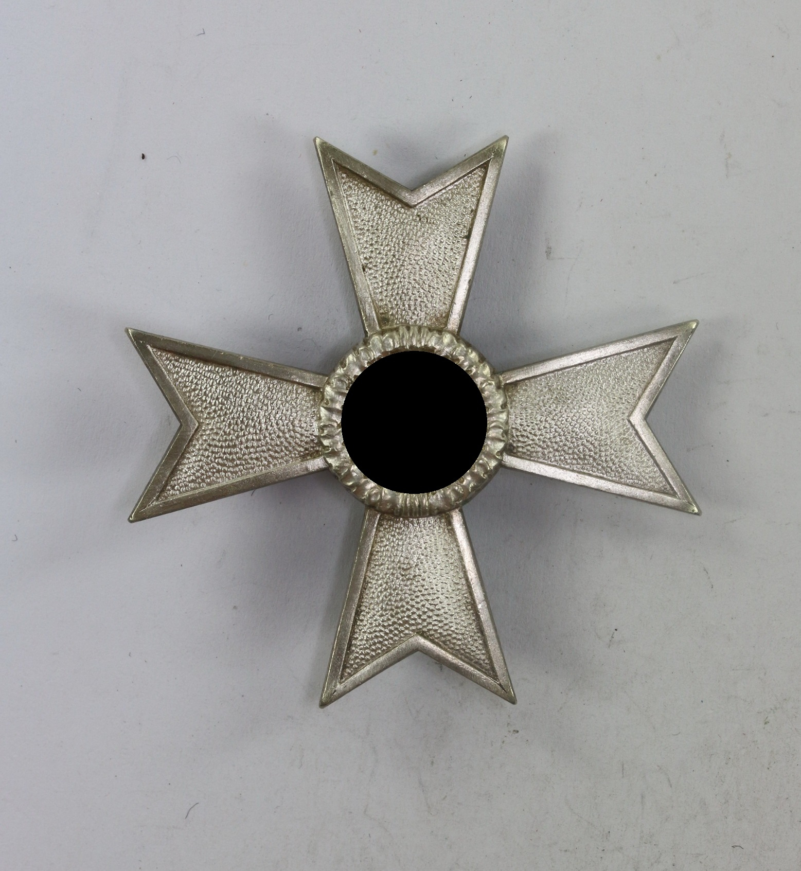 Kriegsverdienstkreuz 1. Klasse (ohne Schwerter), Hst. 1 (Deschler & Sohn, München) – Bild 1