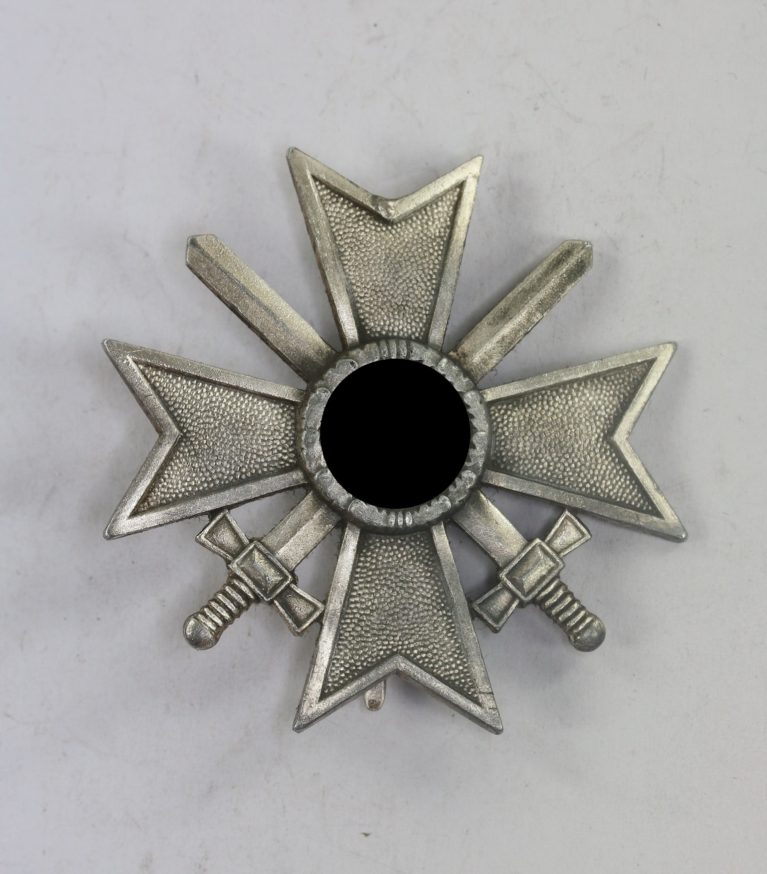 Kriegsverdienstkreuz 1. Klasse mit Schwertern, Hst. 3 (Wilhelm Deumer, Lüdenscheid) – Bild 1