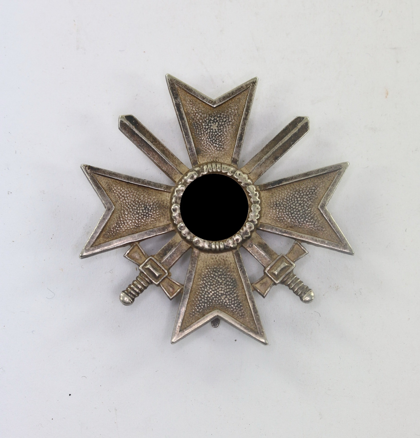  Kriegsverdienstkreuz 1. Klasse mit Schwertern, Hst. L/11 (Wilhelm Deumer, Lüdenscheid) – Bild 1