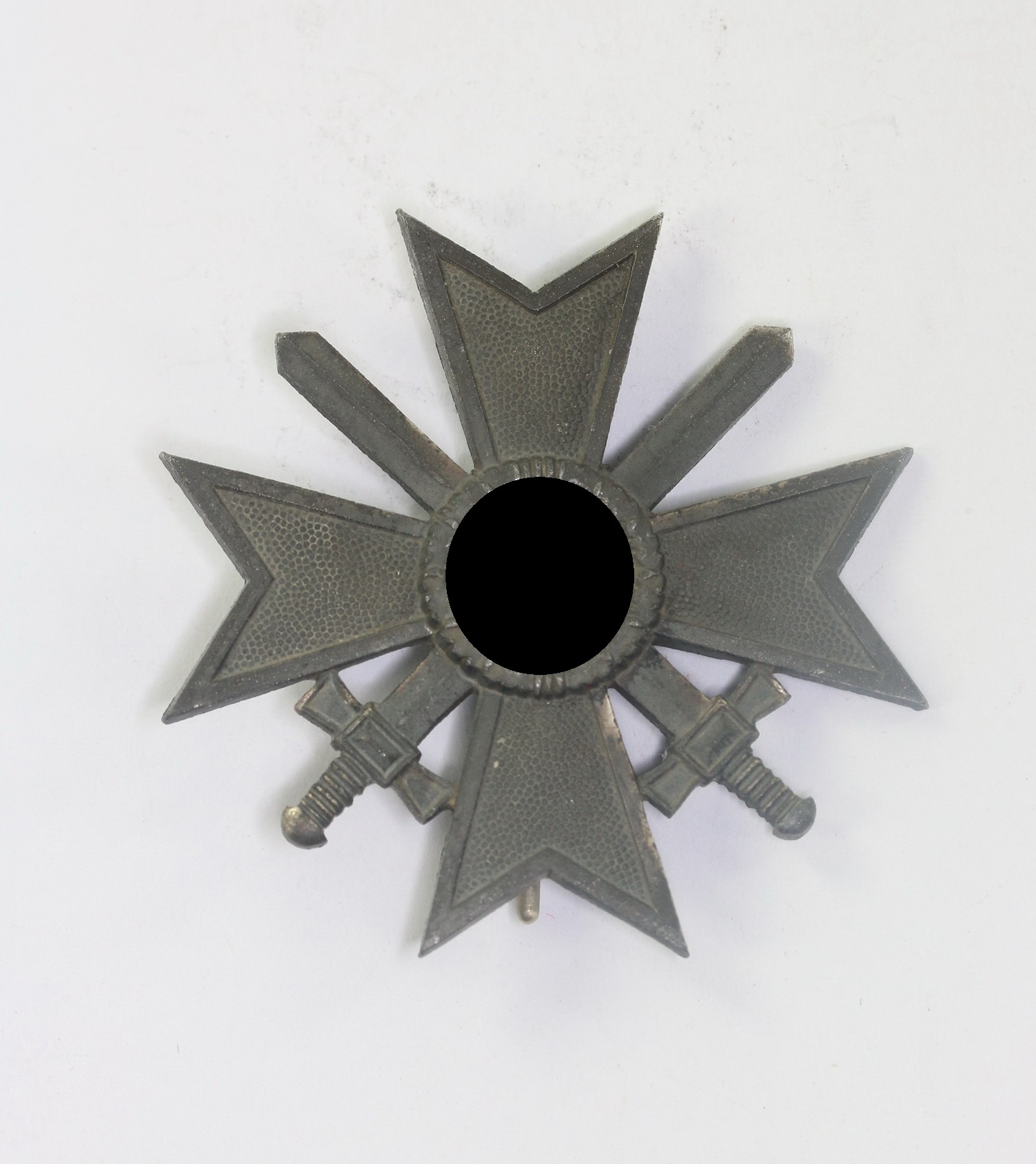 Kriegsverdienstkreuz 1. Klasse mit Schwertern, Variante (!) mit dünner Nadel – Bild 1