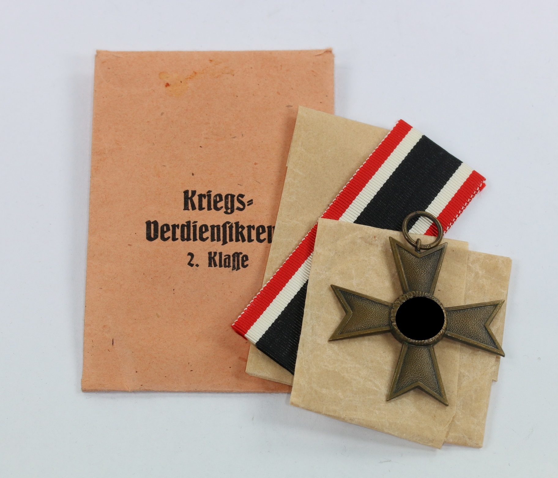  Kriegsverdienstkreuz 2. Klasse, Hst. 107, in Verleihungstüte Carl Wild Hamburg – Bild 1