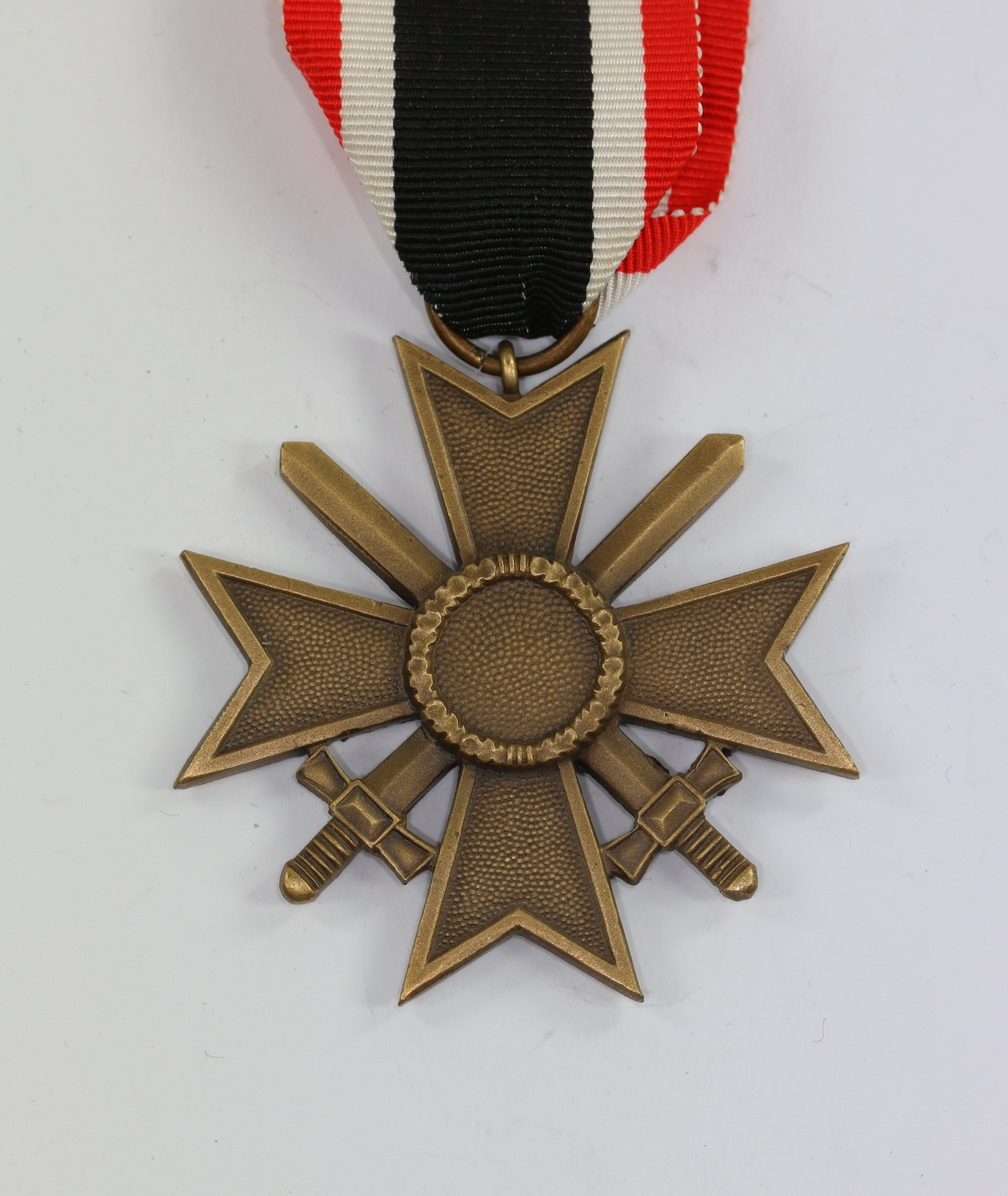 Kriegsverdienstkreuz 2. Klasse mit Schwertern, Audführung 1957, Steinhauer & Lück – Bild 1