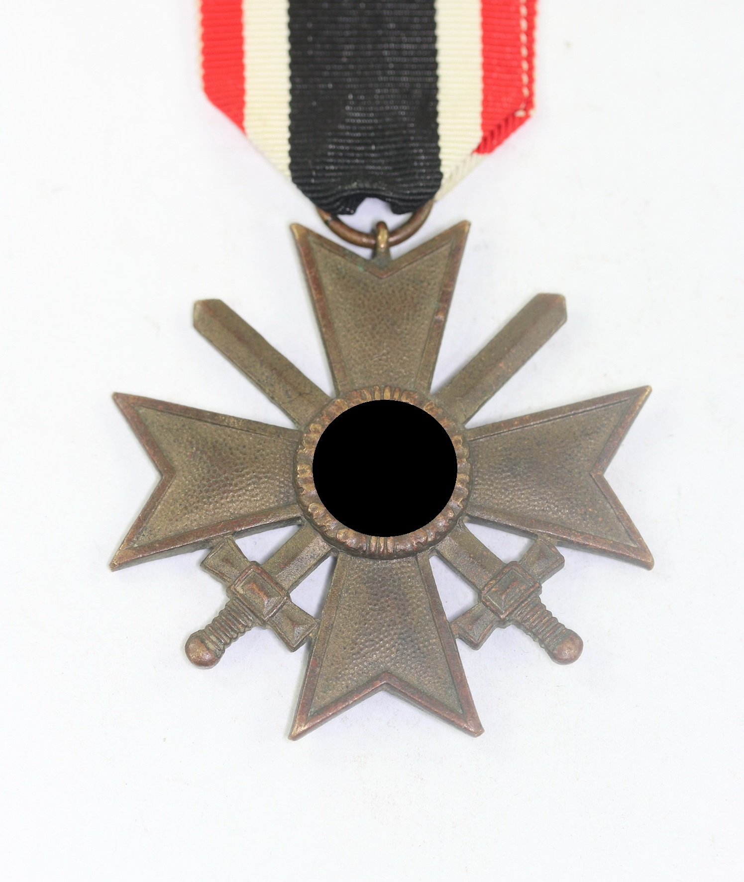 Kriegsverdienstkreuz 2. Klasse mit Schwertern, Hst. 107 (Carl Wild Hamburg) – Bild 1