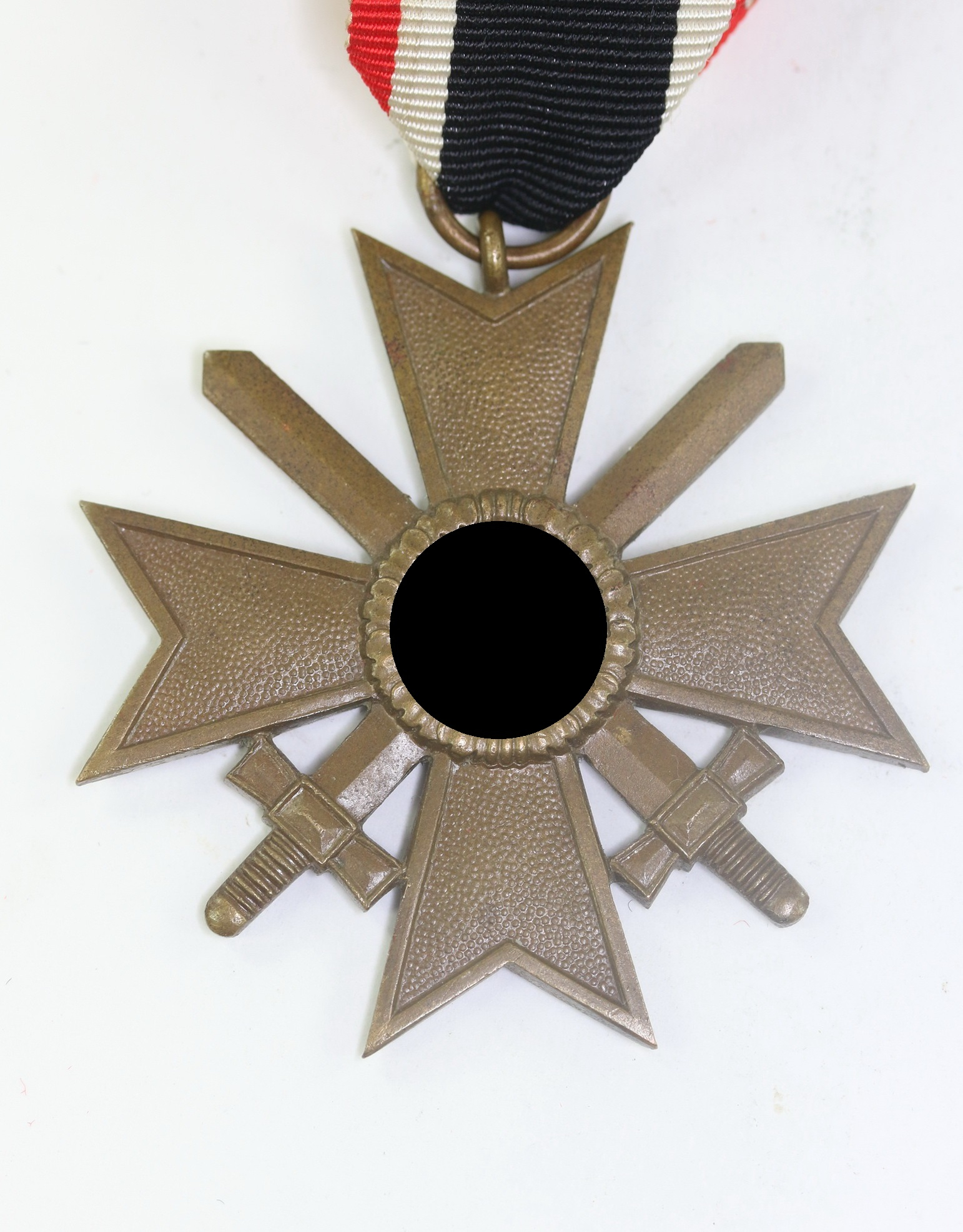 Kriegsverdienstkreuz 2. Klasse mit Schwertern, Hst. 11 (Grossmann & Co., Wien) – Bild 1