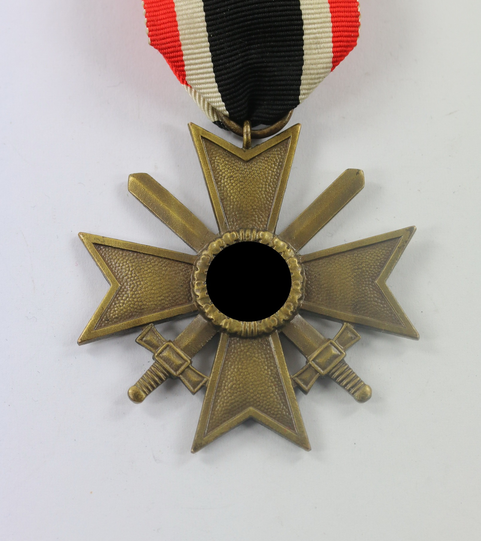  Kriegsverdienstkreuz 2. Klasse mit Schwertern, Hst. 56 (Robert Hauschild, Pforzheim) – Bild 1