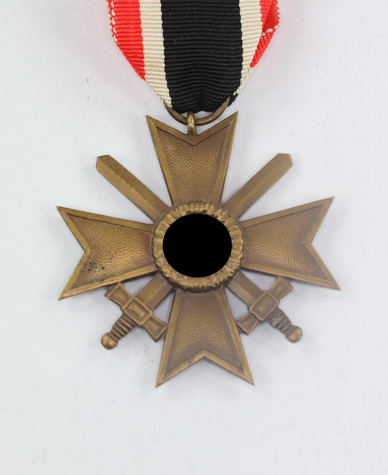 Kriegsverdienstkreuz 2. Klasse mit Schwertern, Hst. 7 (Paul Meybauer, Berlin) – Bild 1