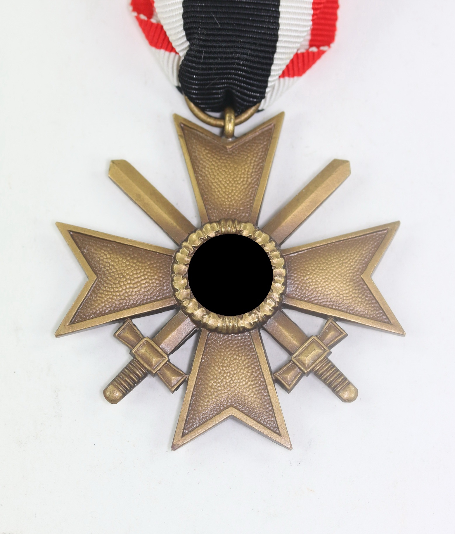  Kriegsverdienstkreuz 2. Klasse mit Schwertern, ohne Hersteller (Buntmetall) – Bild 1