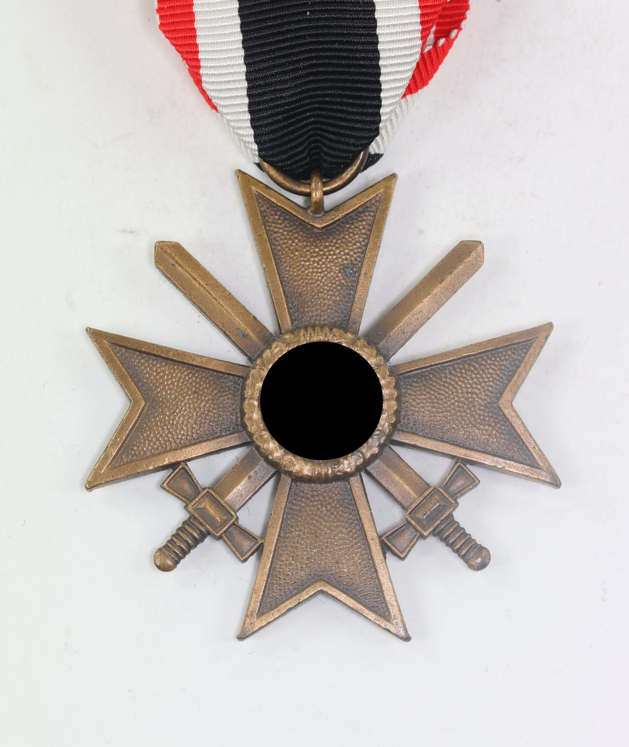 Kriegsverdienstkreuz 2. Klasse mit Schwertern, ohne Hersteller (Buntmetall) – Bild 1