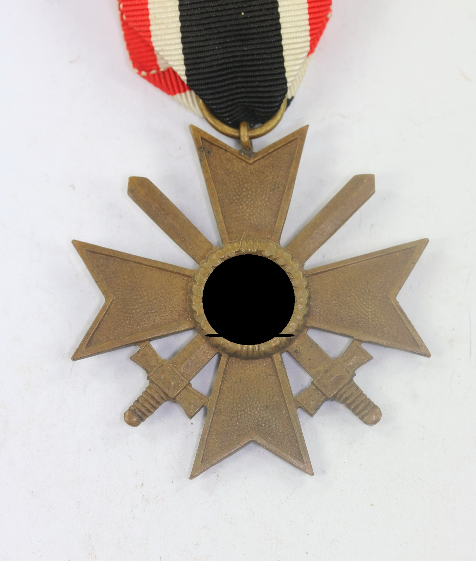 Kriegsverdienstkreuz 2. Klasse mit Schwertern, ohne Hersteller (Buntmetall) – Bild 1