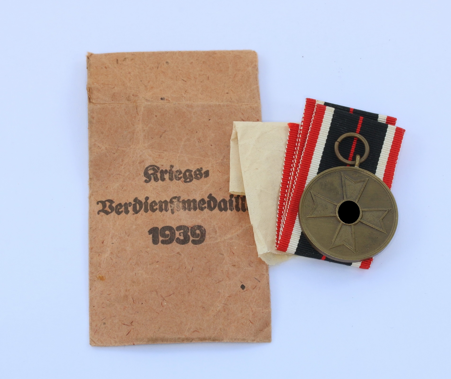 kriegsverdienstmedaille_in_verleihungst_te_arno_wallpach_salzburg_1__1 Kriegsverdienstmedaille, in Verleihungstüte Arno Wallpach Salzburg – Bild 1