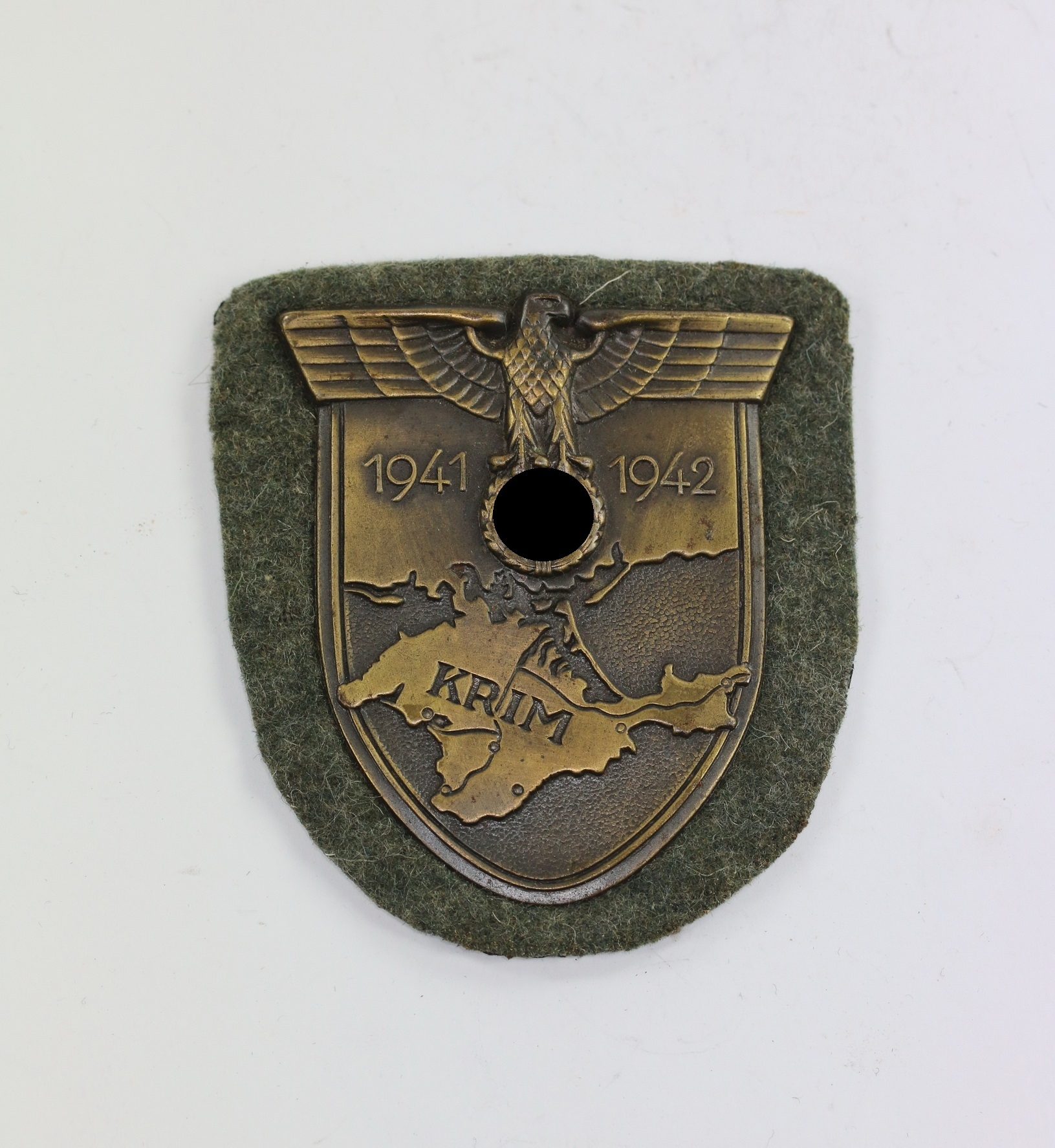 krimschild_auf_heeresstoff_hst Krimschild auf Heeresstoff, Hst. J.F.S. 42 – Bild 1