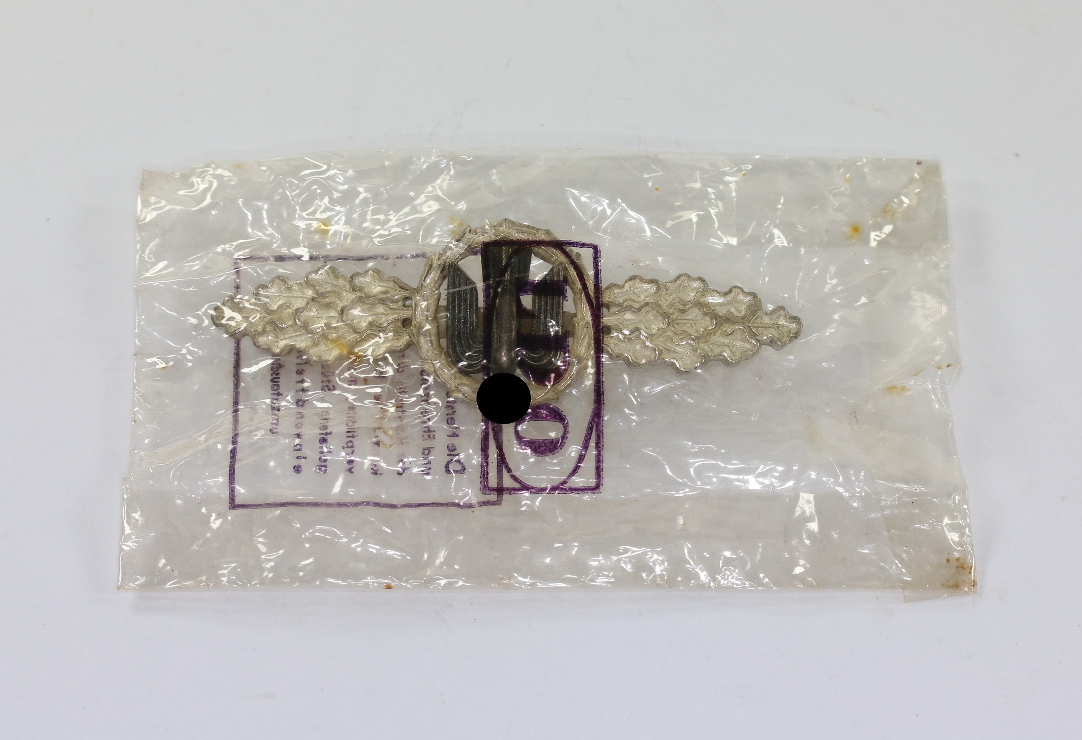 Luftwaffe, Frontflugspange für Kampfflieger in Silber, FLL, in LDO Cellophan Tüte – Bild 1