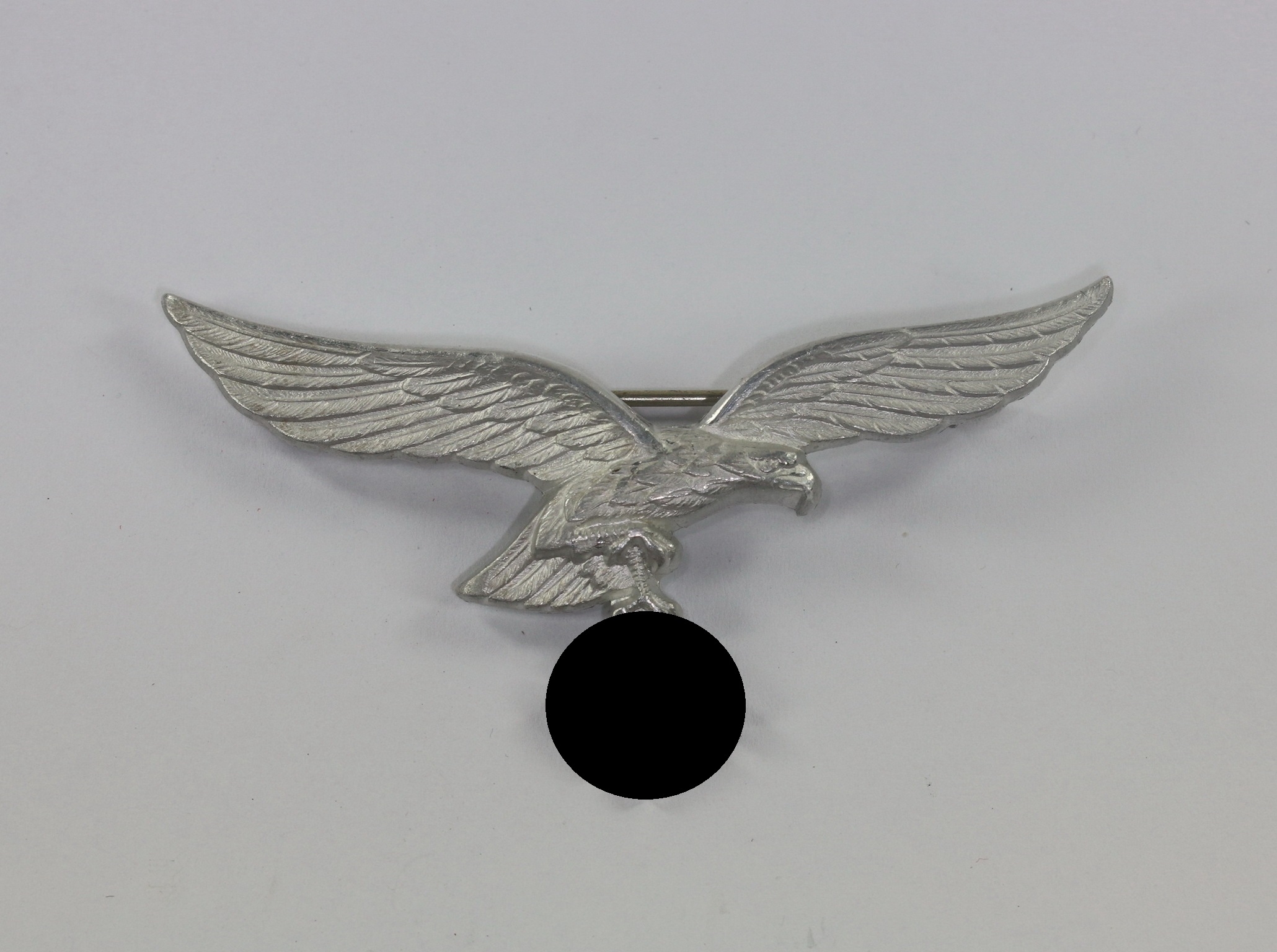 luftwaffe_metallbrustadler_f_r_die_sommeruniform_der_offiziere_hst Luftwaffe, Metallbrustadler für die Sommeruniform der Offiziere, Hst. A D.R.G.M – Bild 1