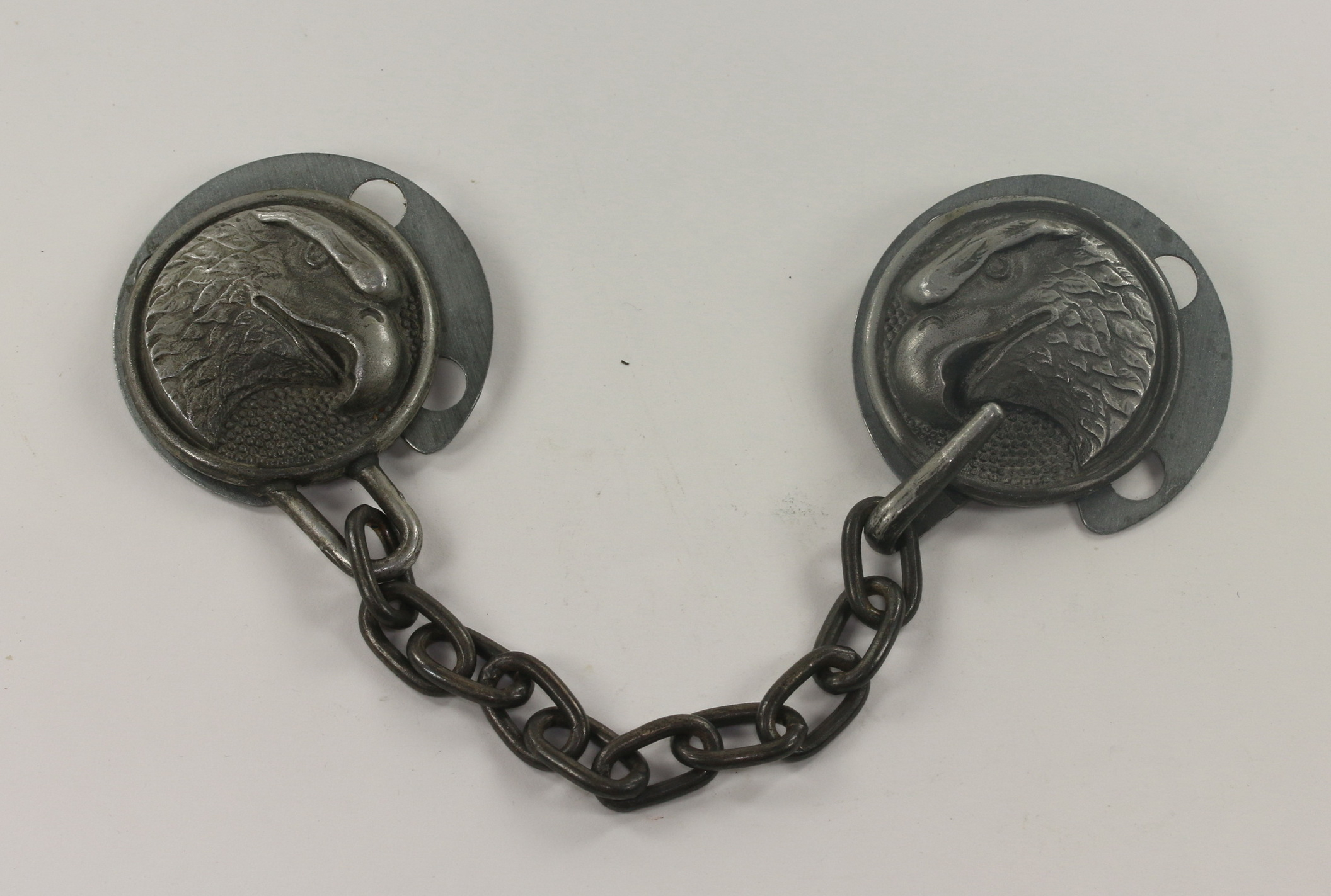 luftwaffe_paar_adlerkopfbeschl_ge_f_r_den_umhang_spanier_f_r_offiziere_1_ Luftwaffe, Paar Adlerkopf-Beschläge für den Umhang (Spanier) für Offiziere – Bild 1