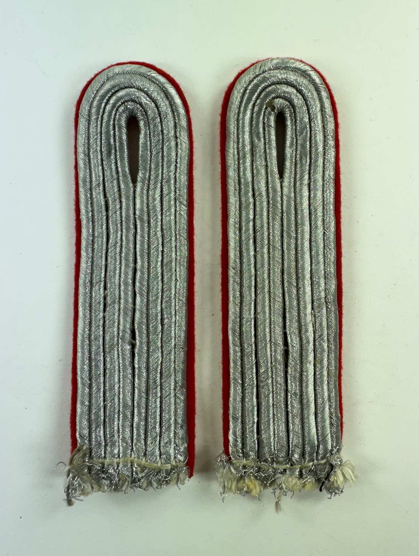 Luftwaffe, Paar Schulterklappen für einen Leutnant der Flakartillerie – Bild 1