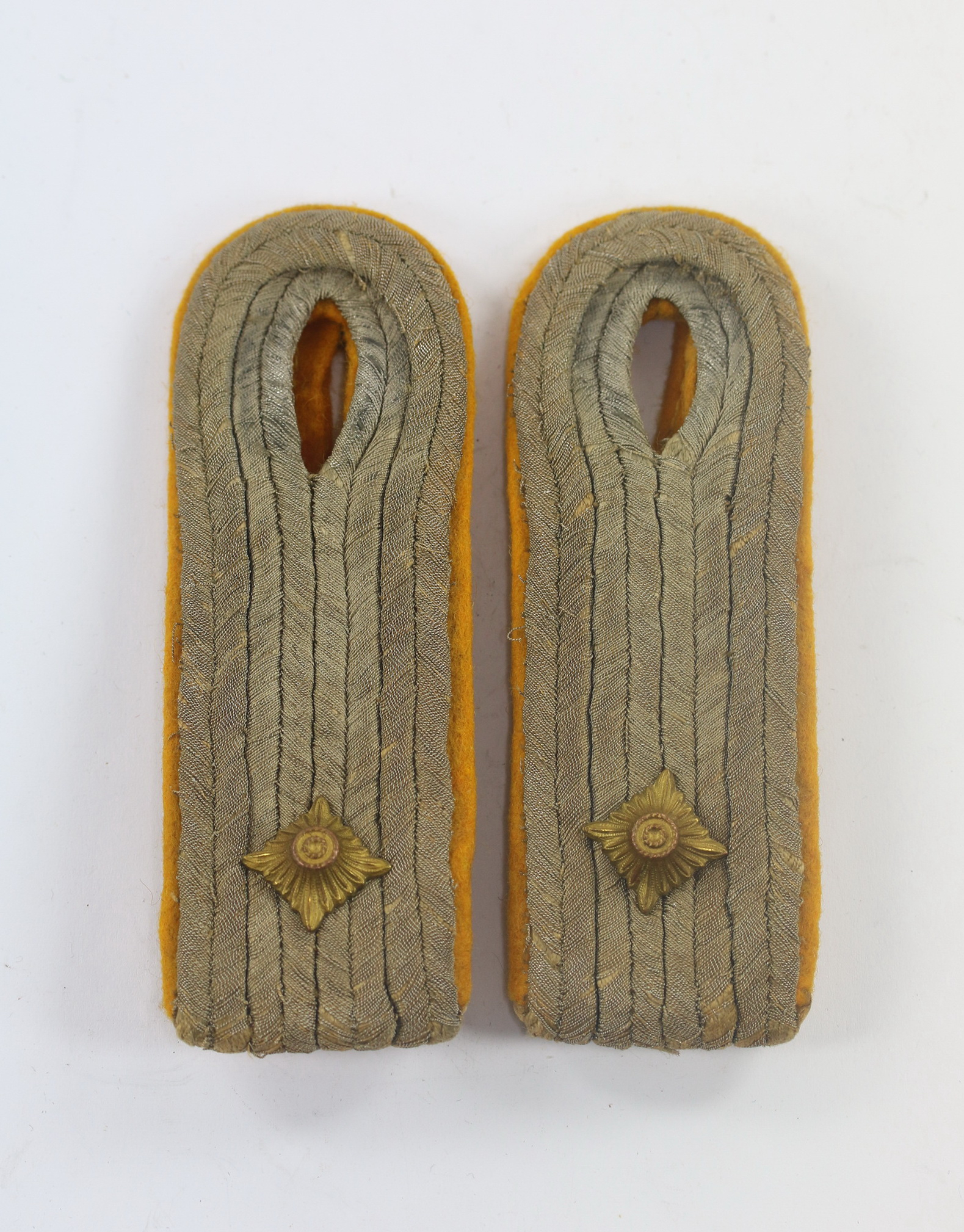 Luftwaffe, Paar Schulterklappen für einen Oberleutnant fliegendes Personal / Fallschirmjäger – Bild 1