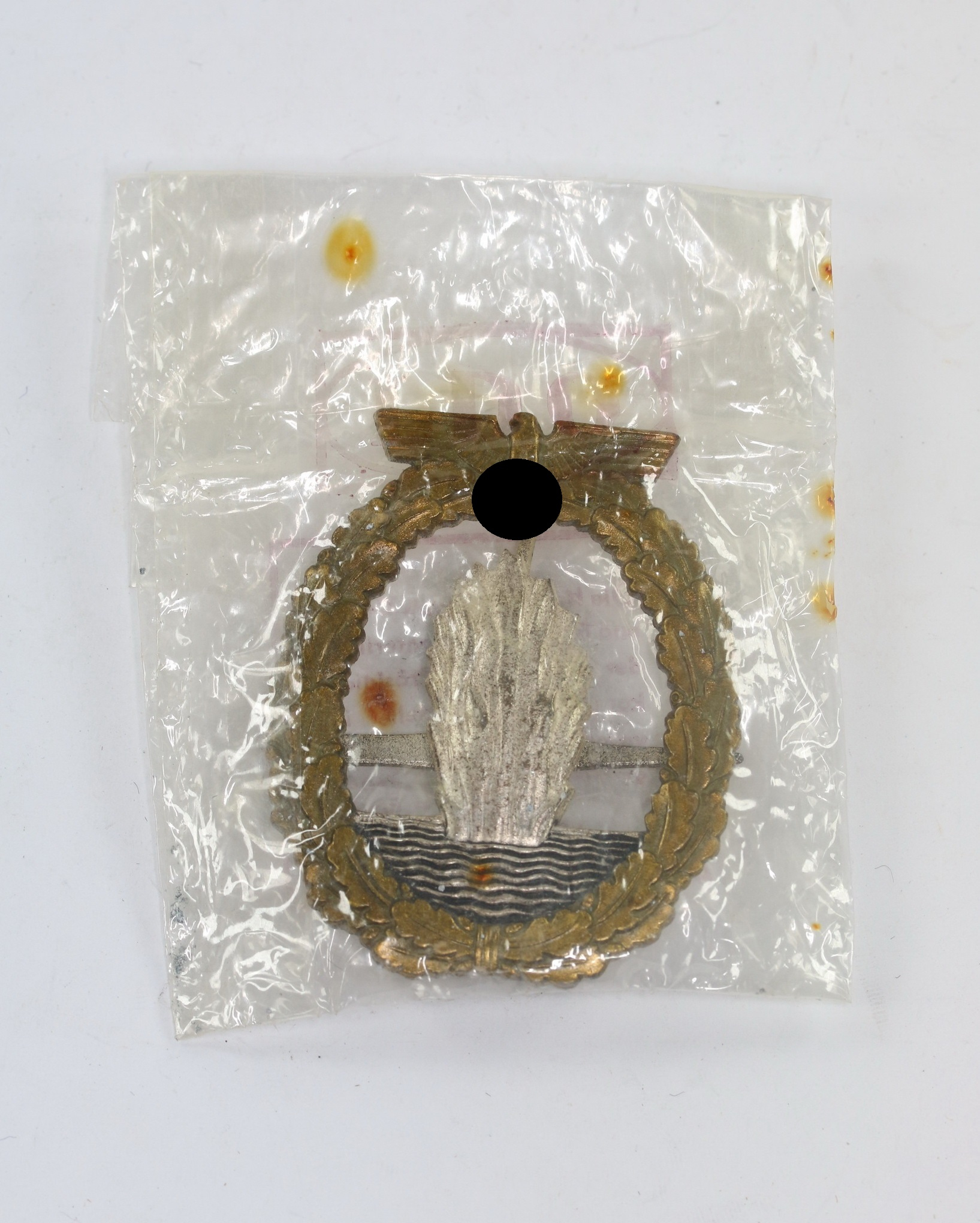 minensucher_kriegsabzeichen_wilhelm_deumer_l_denscheid_in_ldo_cellophan_t_te_1__1 Minensucher Kriegsabzeichen, Wilhelm Deumer, Lüdenscheid, in LDO Cellophan Tüte – Bild 1