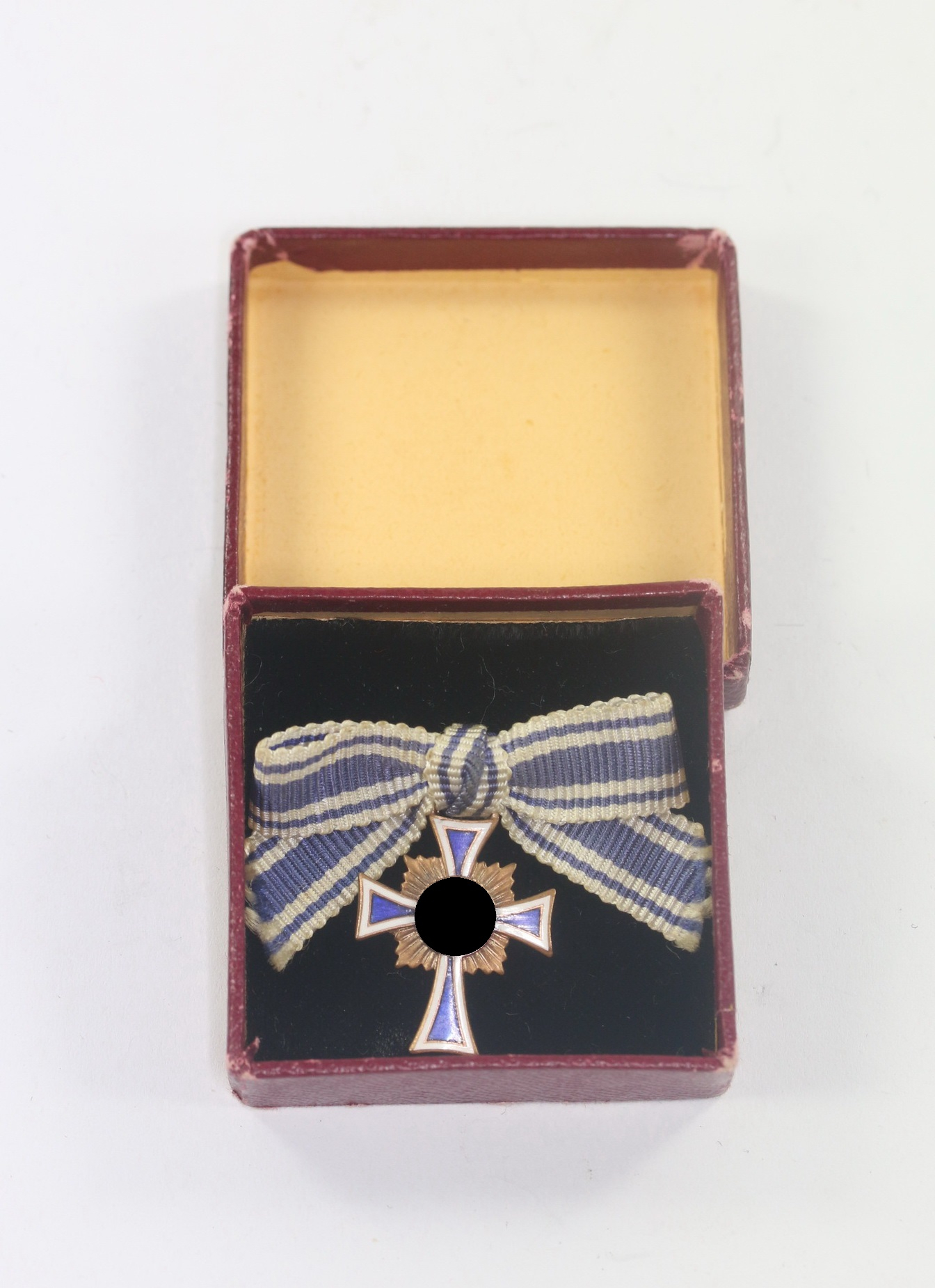 miniatur_mutterkreuz_in_bronze_in_ldo_schachtel_1 Miniatur Mutterkreuz in Bronze, in LDO Schachtel (1.Form), Mutter-Ehrenkreuz Miniatur III L/11 – Bild 1