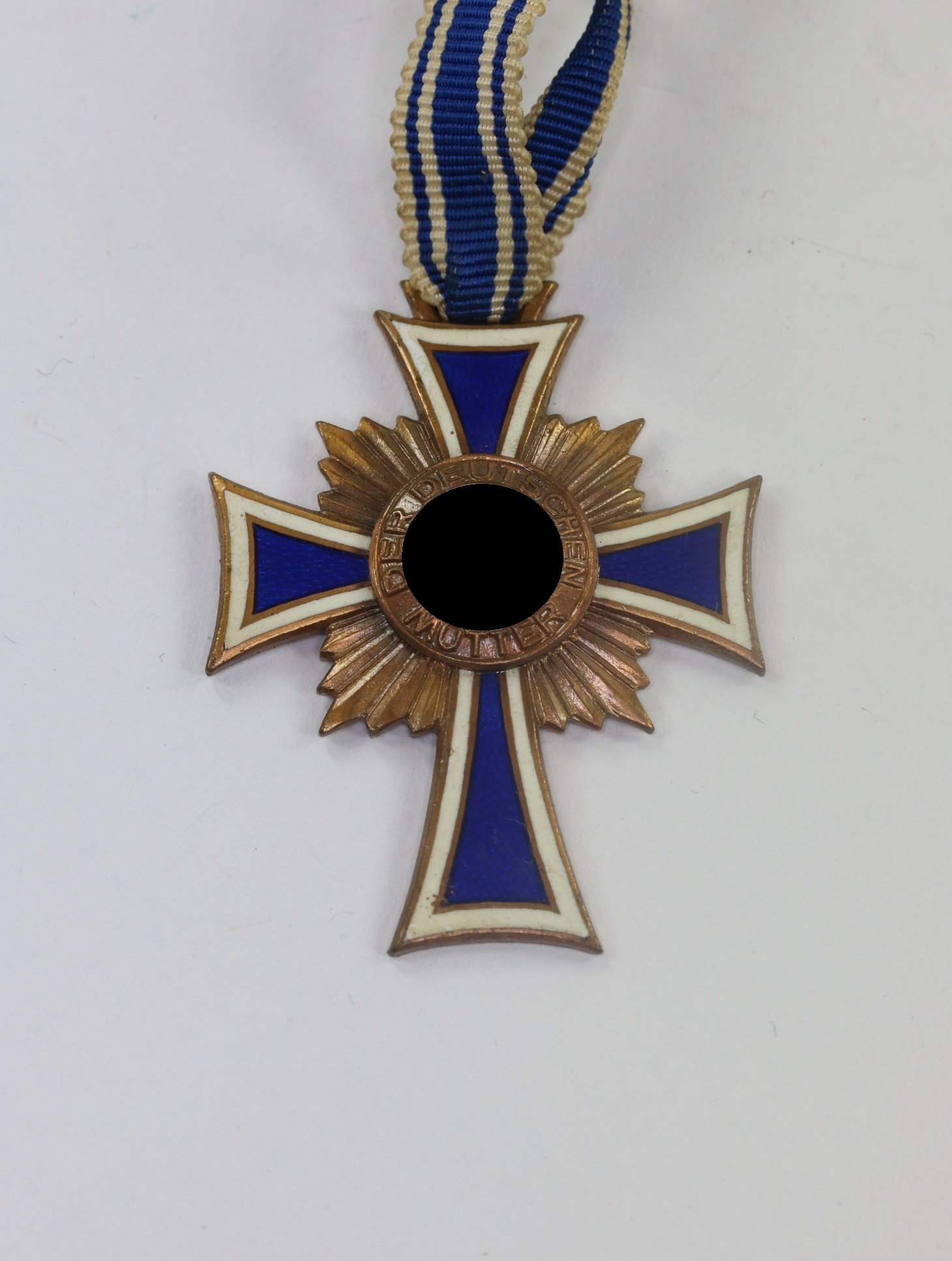 Mutterkreuz in Bronze, 16. Dezember 1938 Adolf Hitler – Bild 1