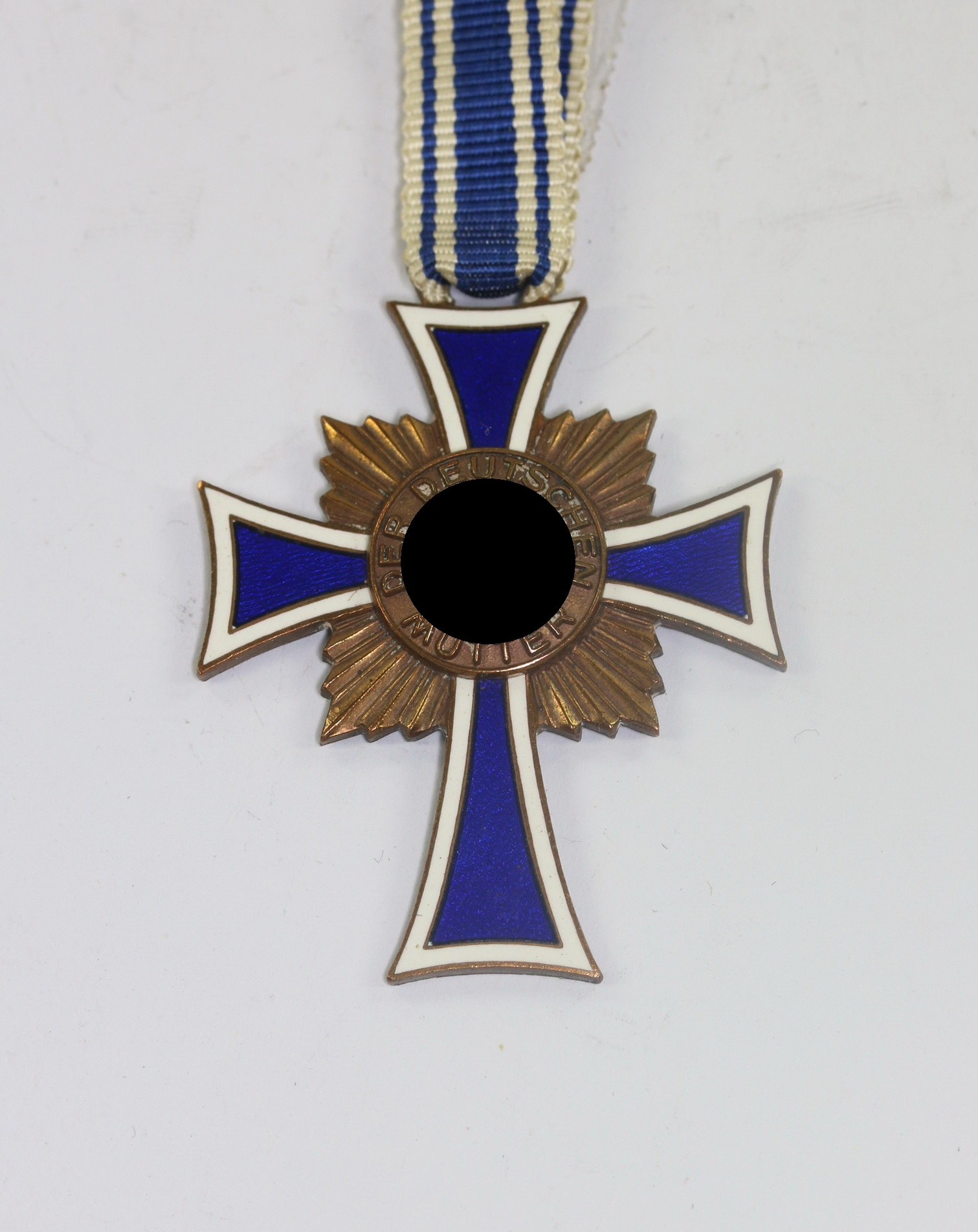 mutterkreuz_in_bronze_16 Mutterkreuz in Bronze, 16. Dezmber 1938 - Der Deutschen Mutter – Bild 1