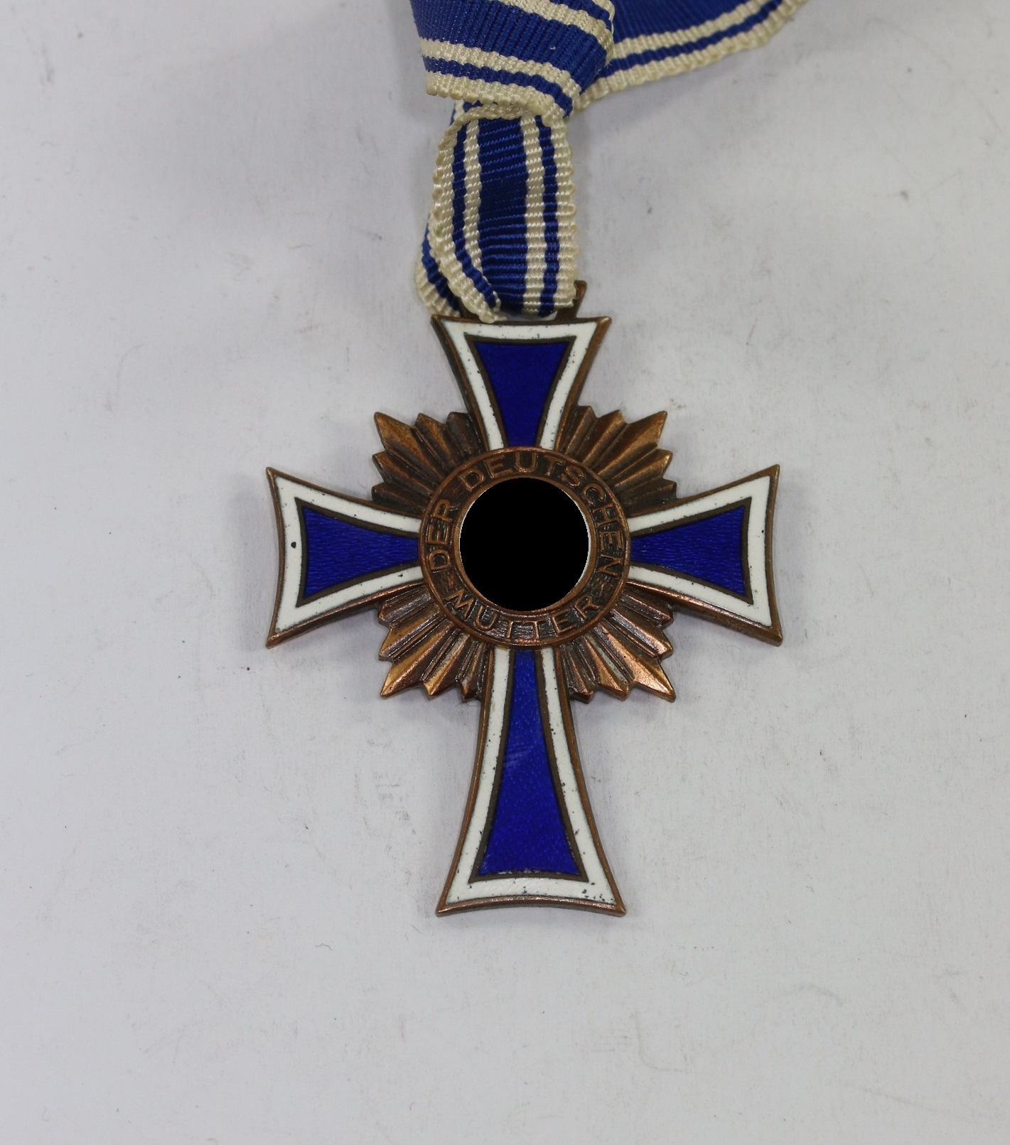 mutterkreuz_in_bronze_1__1_6 Mutterkreuz in Bronze – Bild 1