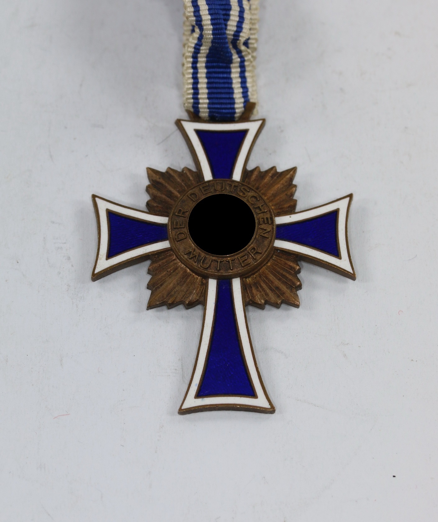 mutterkreuz_in_bronze_der_deutschen_mutter_1__1_11 Mutterkreuz in Bronze, Der Deutschen Mutter – Bild 1