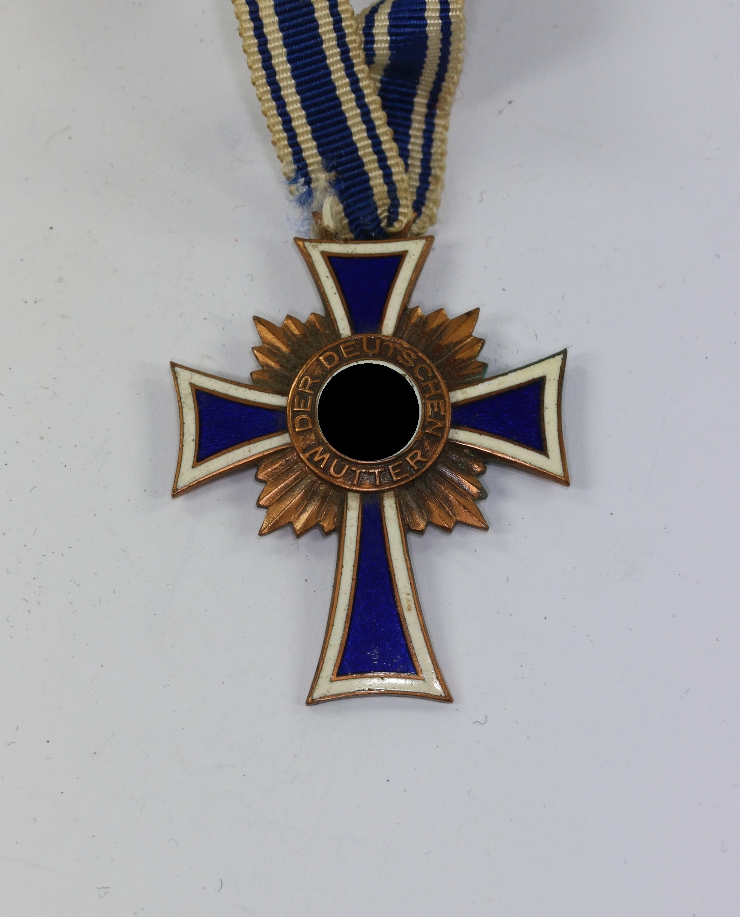 mutterkreuz_in_bronze_der_deutschen_mutter_1__1_13 Mutterkreuz in Bronze, Der Deutschen Mutter – Bild 1