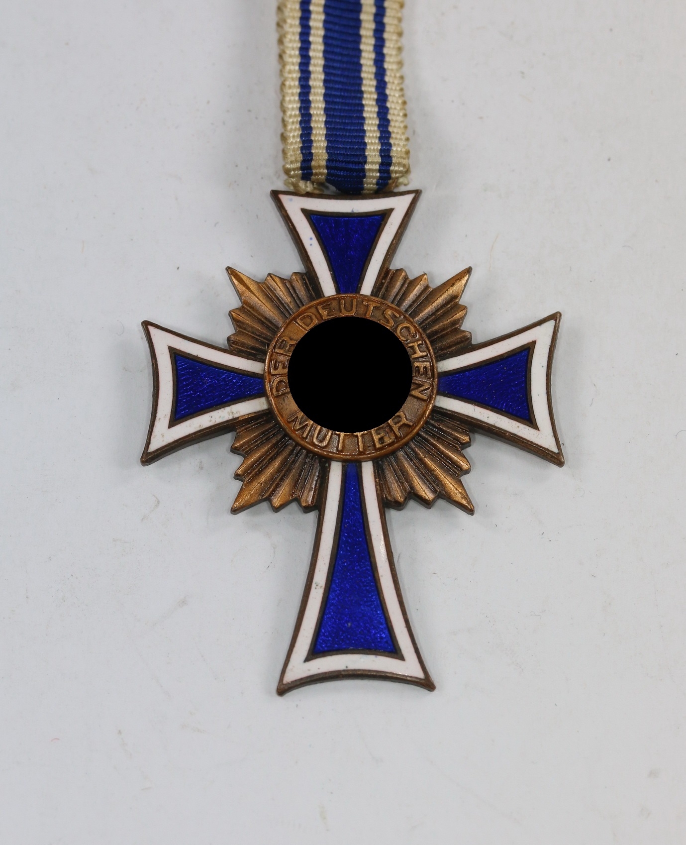 mutterkreuz_in_bronze_der_deutschen_mutter_1__1_4 Mutterkreuz in Bronze, Der Deutschen Mutter – Bild 1