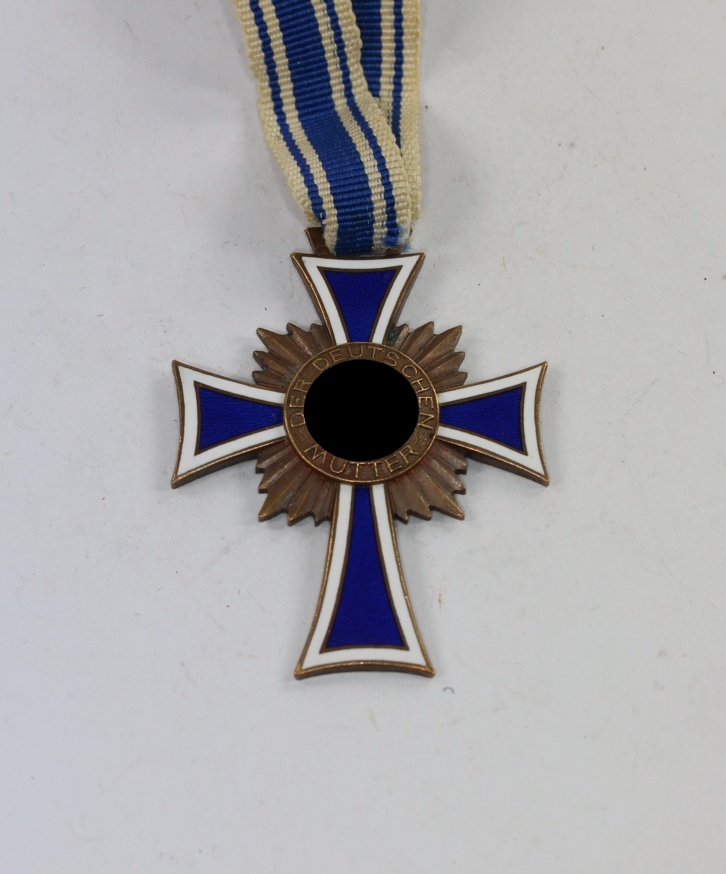 mutterkreuz_in_bronze_der_deutschen_mutter_1__1_6 Mutterkreuz in Bronze, Der Deutschen Mutter – Bild 1