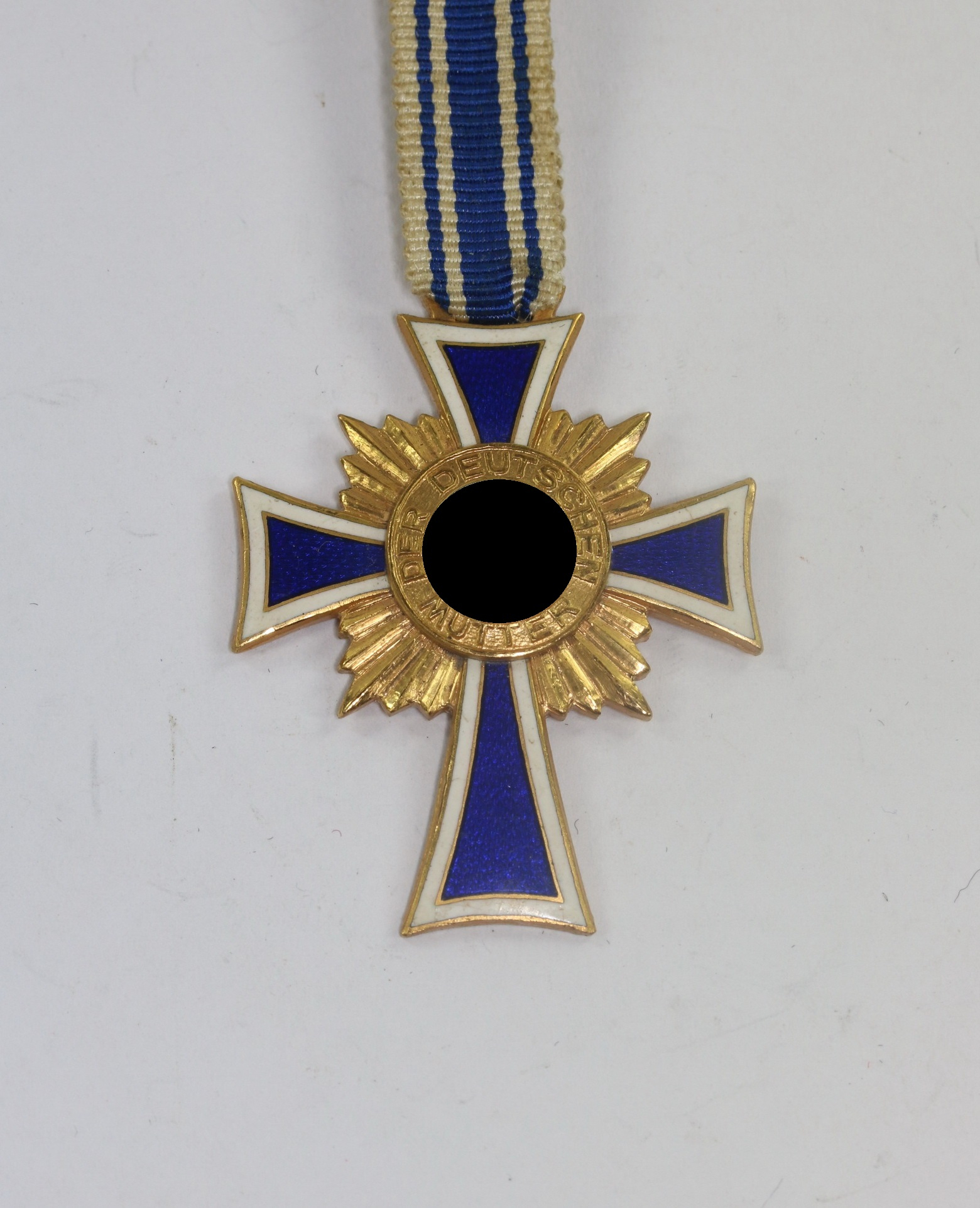 mutterkreuz_in_gold_1__7 Mutterkreuz in Gold – Bild 1