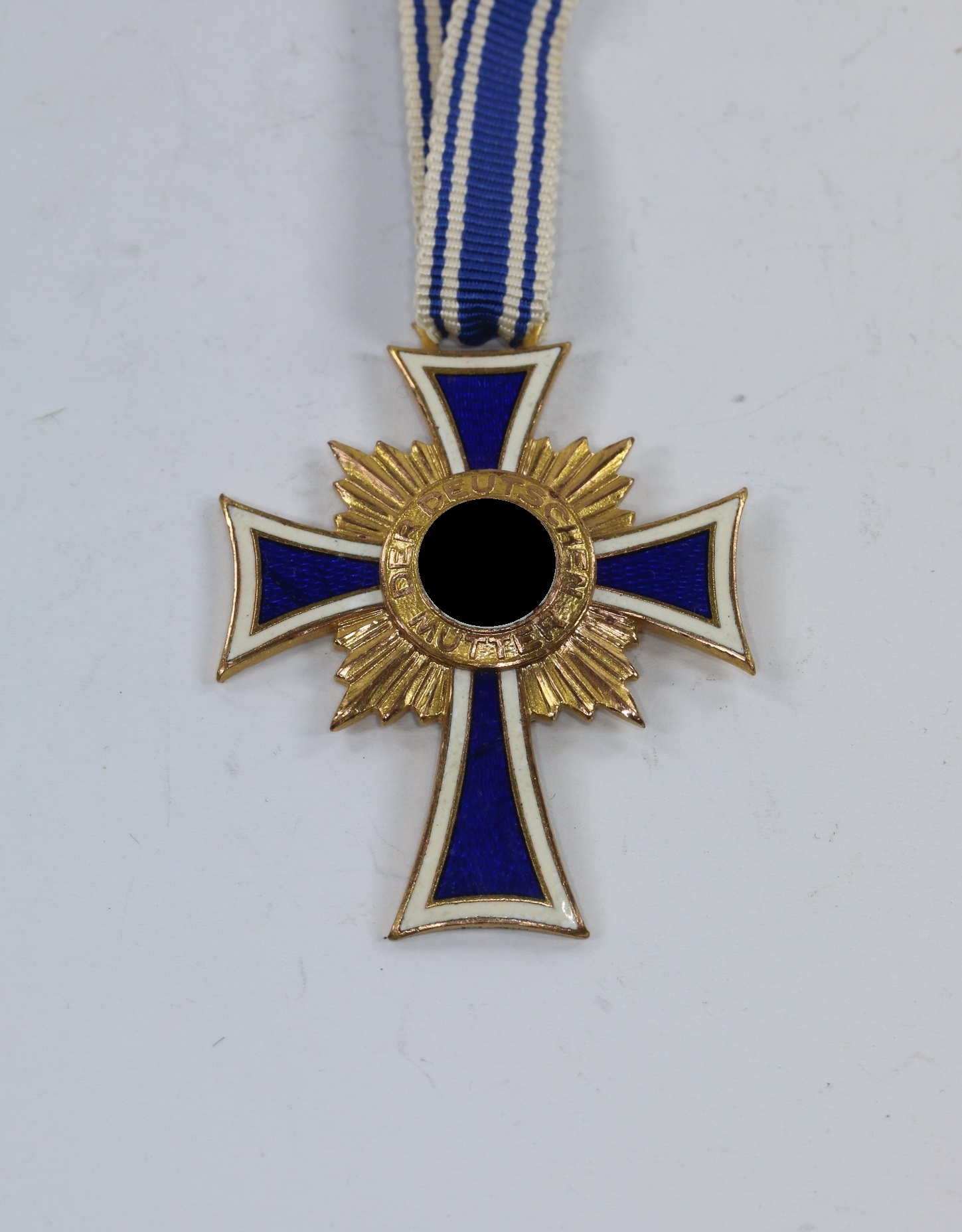 mutterkreuz_in_gold_der_deutschen_mutter_1__1_3 Mutterkreuz in Gold, Der Deutschen Mutter – Bild 1