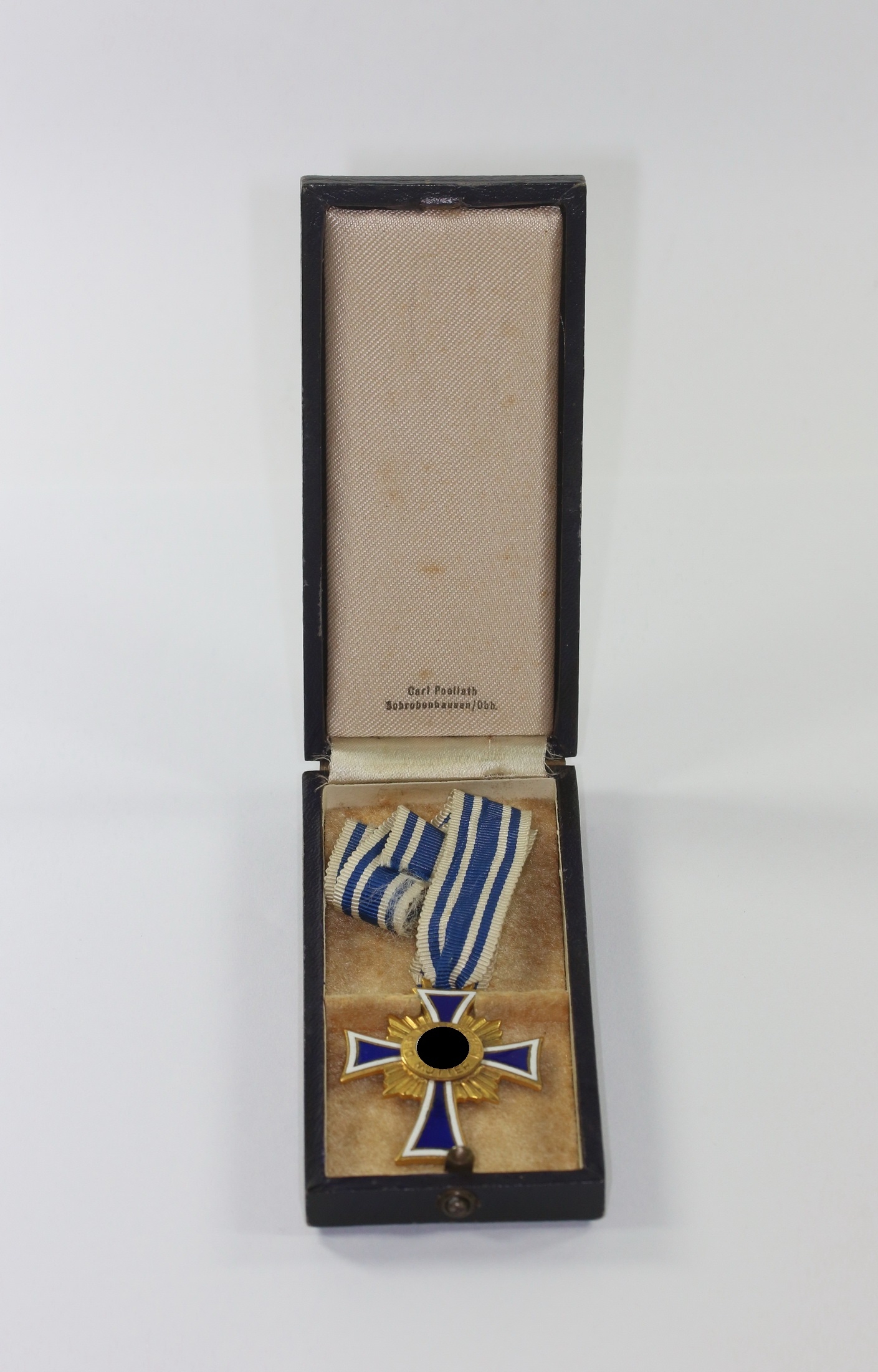 mutterkreuz_in_gold_im_etui_carl_poellath_schrobenhausenobb_1__1_1 Mutterkreuz in Gold, im Etui, Carl Poellath Schrobenhausen/Obb – Bild 1