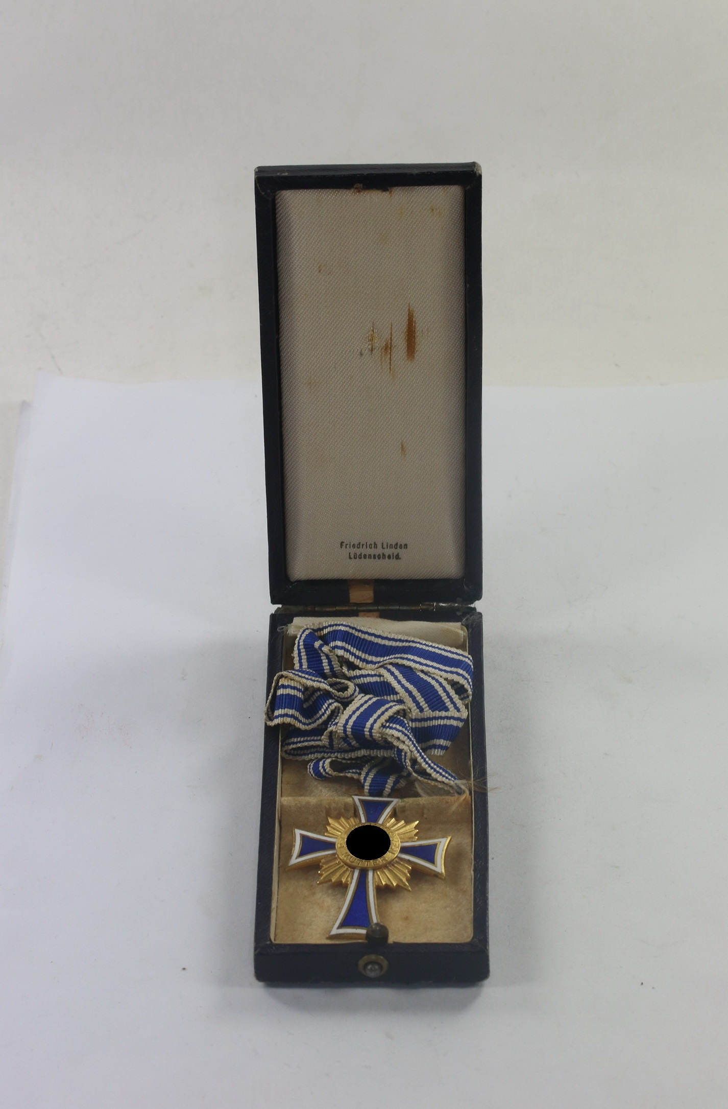 Mutterkreuz in Gold, im Etui Friedrich Linden Lüdenscheid – Bild 1
