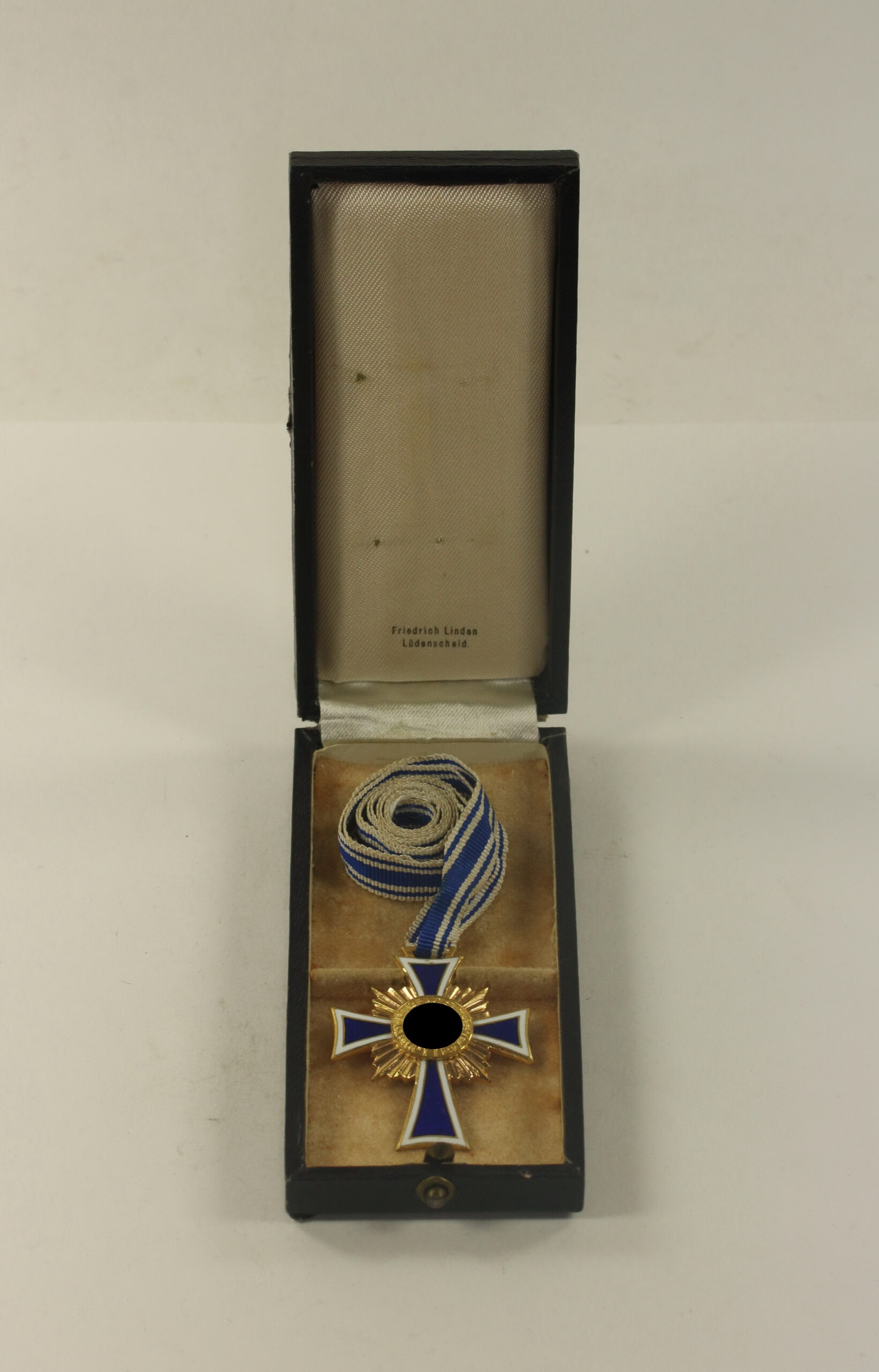  Mutterkreuz in Gold, im Etui, Friedrich Linden Lüdenscheid – Bild 1