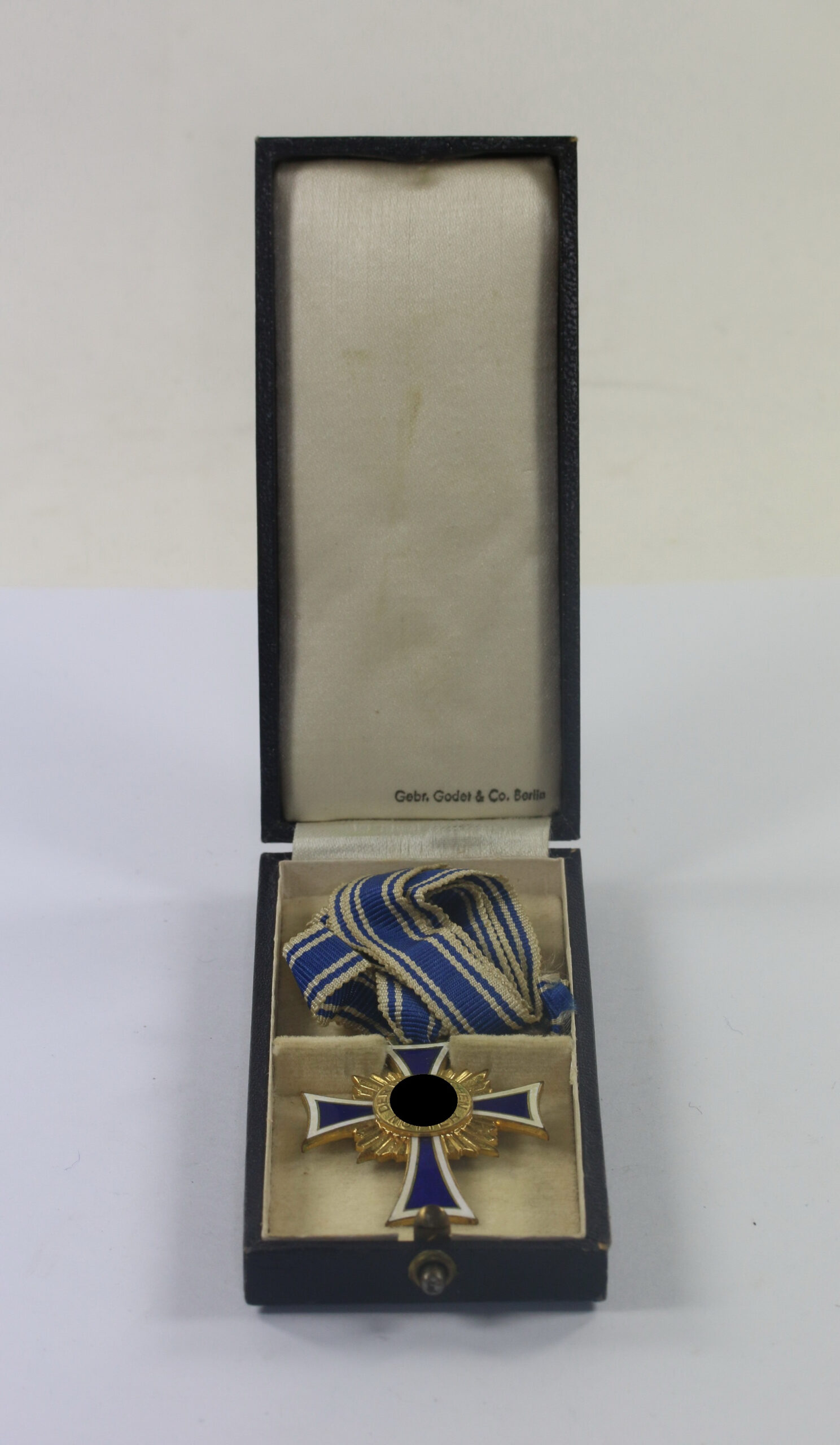 Mutterkreuz in Gold, im Etui, Gebr. Godet & Co. Berlin – Bild 1