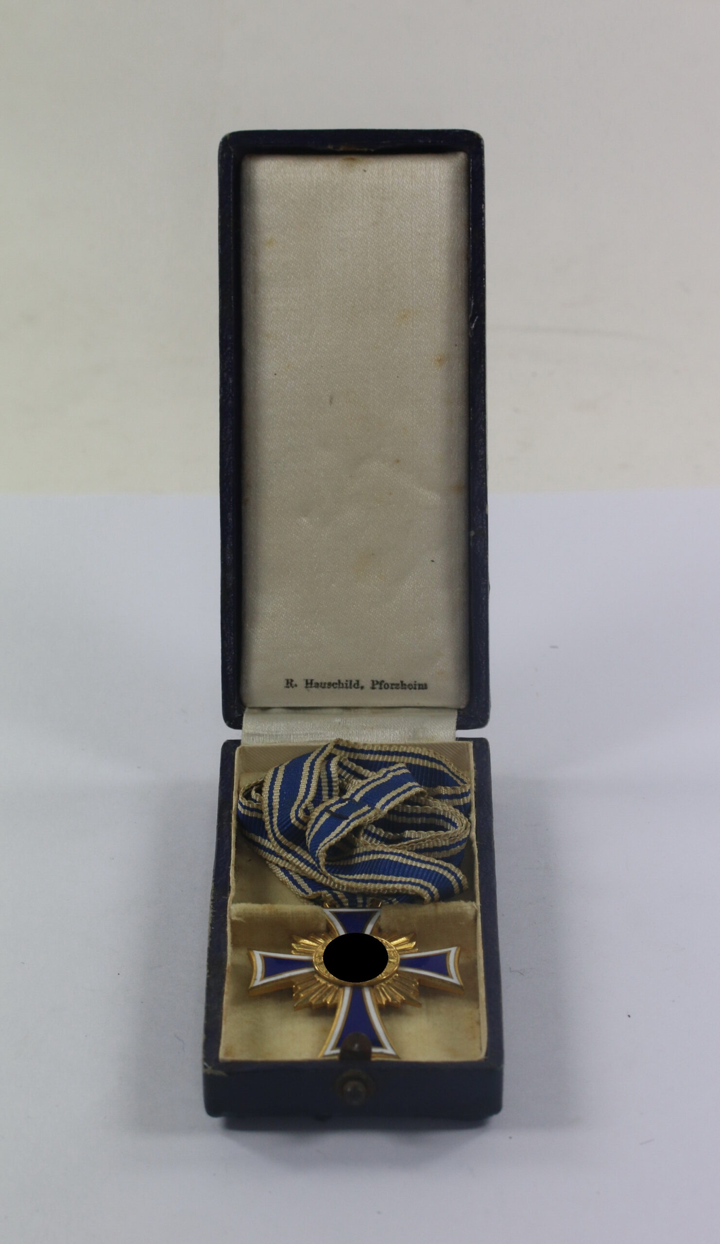 Mutterkreuz in Gold, im Etui, R. Hauschild, Pforzheim – Bild 1