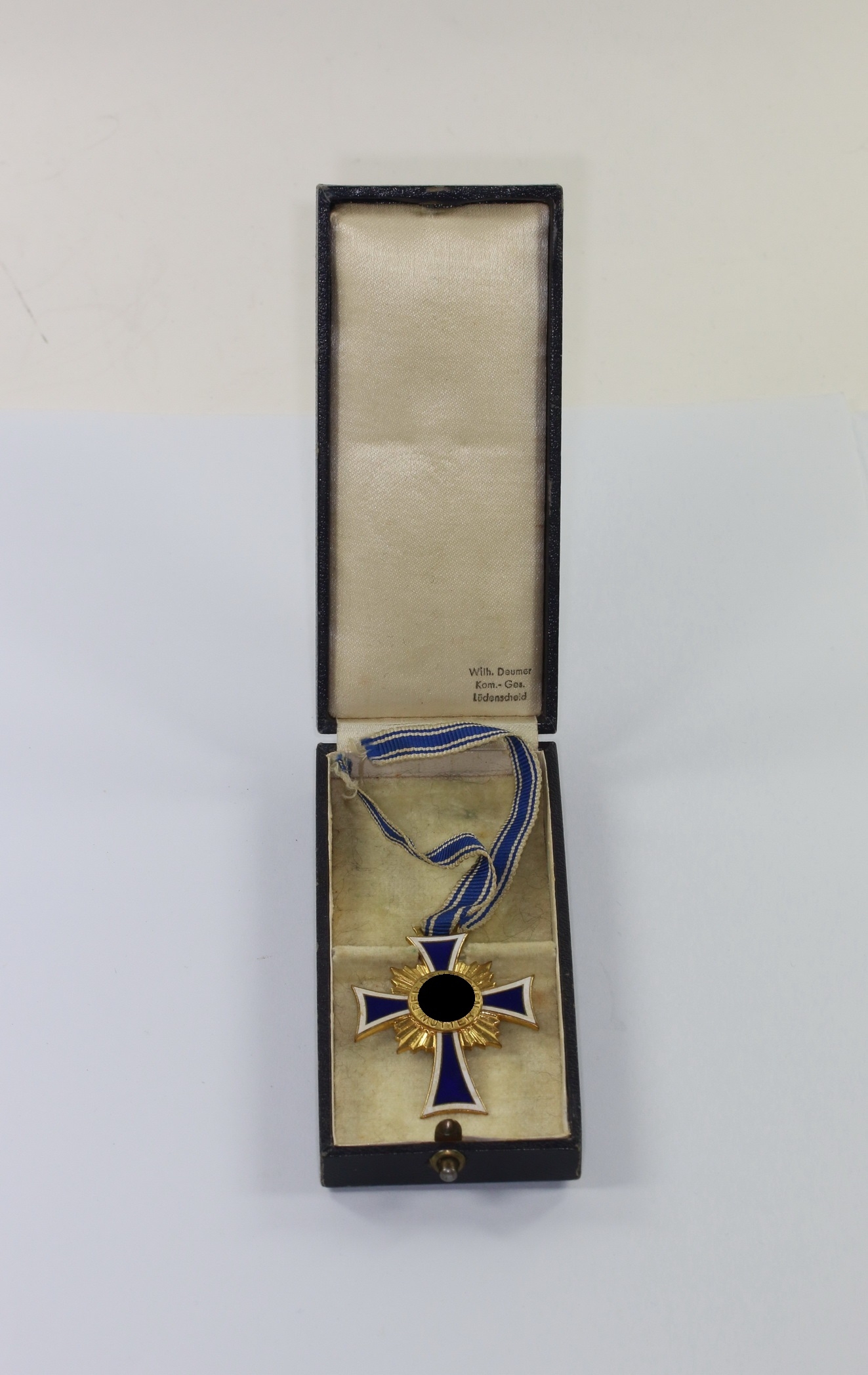 mutterkreuz_in_gold_im_etui_wilh Mutterkreuz in Gold, im Etui, Wilh. Deumer – Bild 1