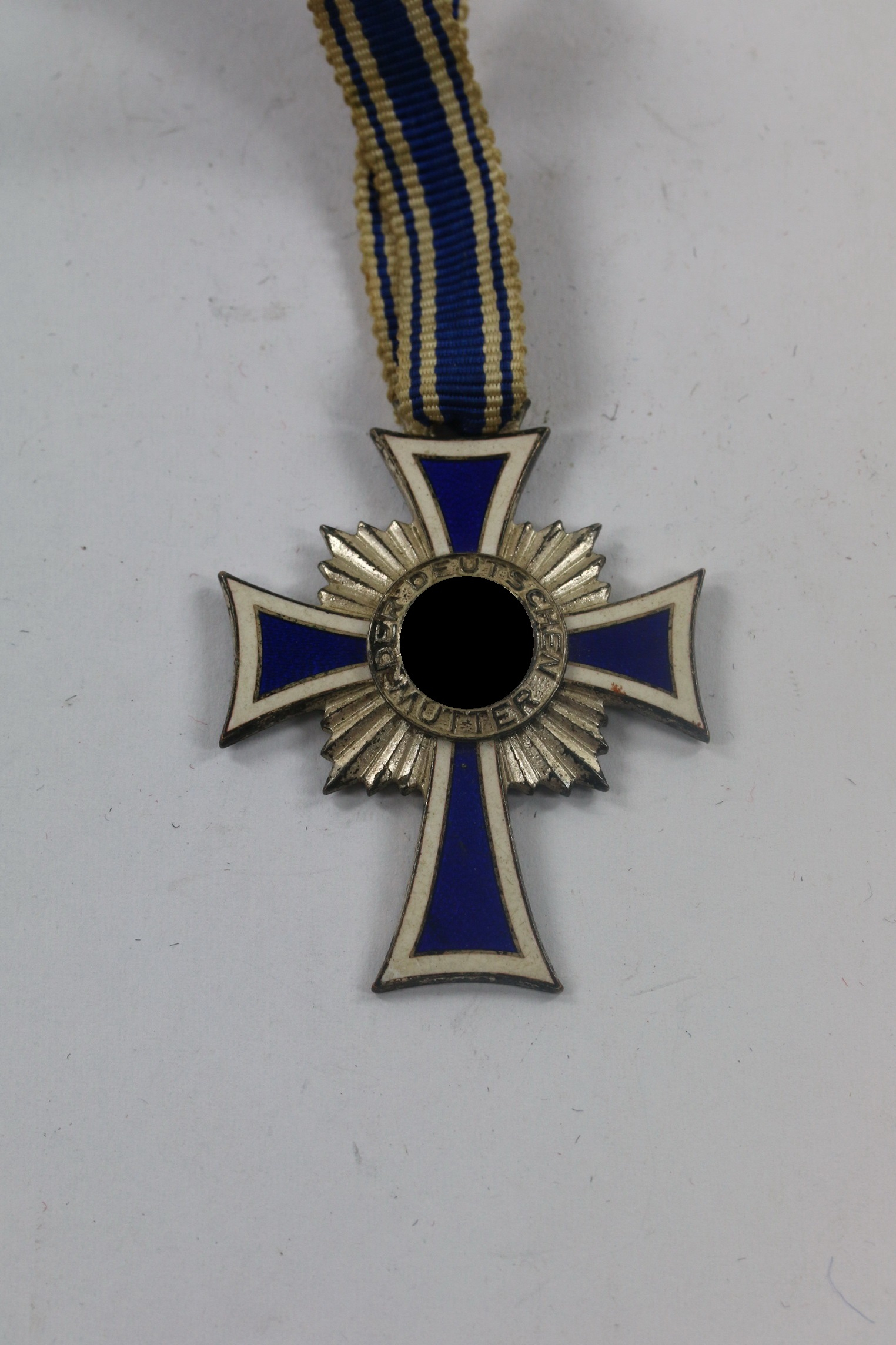  Mutterkreuz in Silber, 16. Dezember 1938 Adolf Hitler – Bild 1