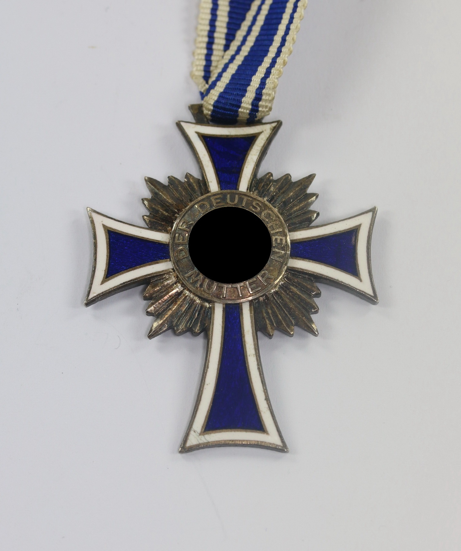 mutterkreuz_in_silber_16 Mutterkreuz in Silber, 16. Dezmber 1938 - Der Deutschen Mutter – Bild 1