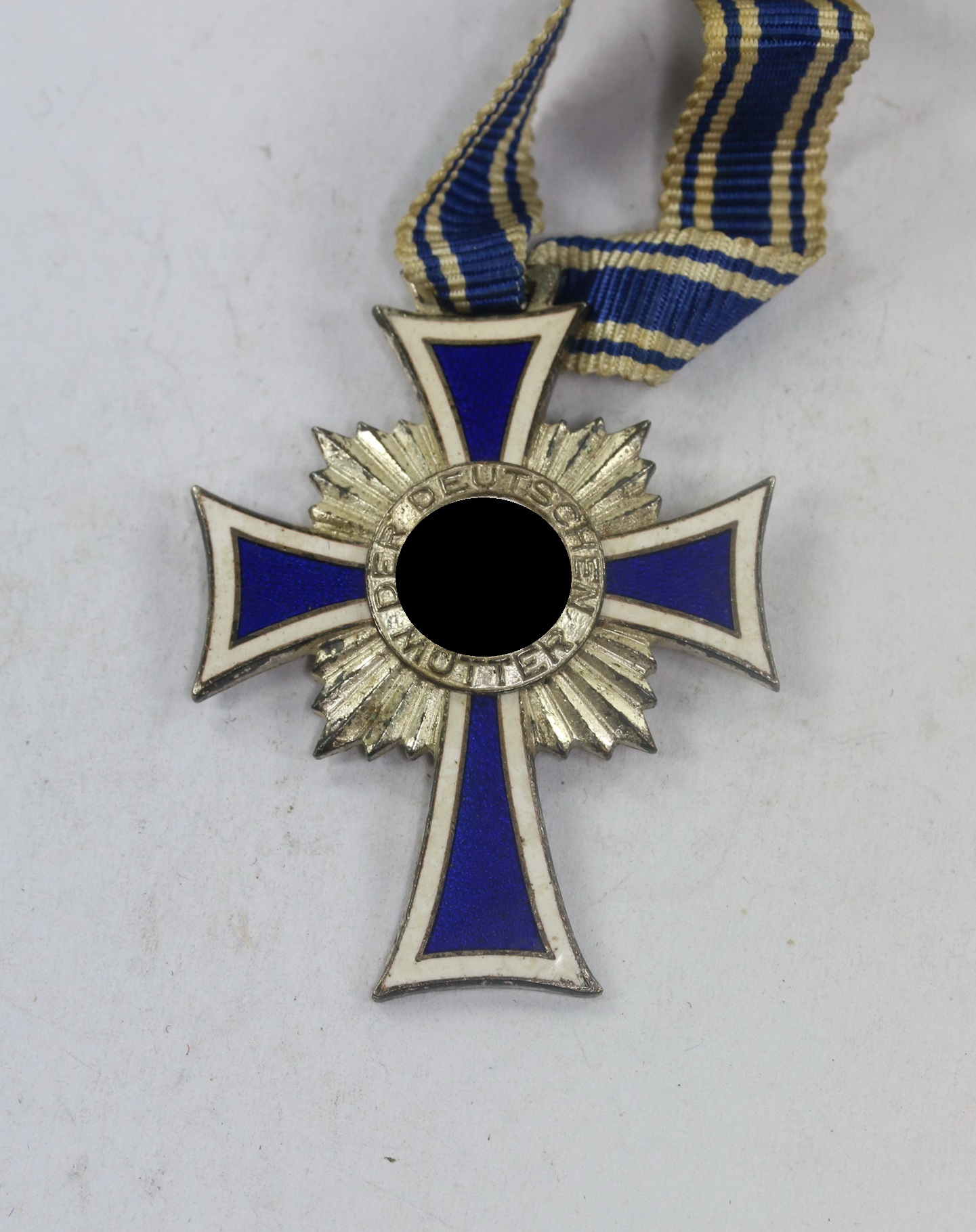  Mutterkreuz in Silber, 16. Dezmber 1938 - Der Deutschen Mutter – Bild 1