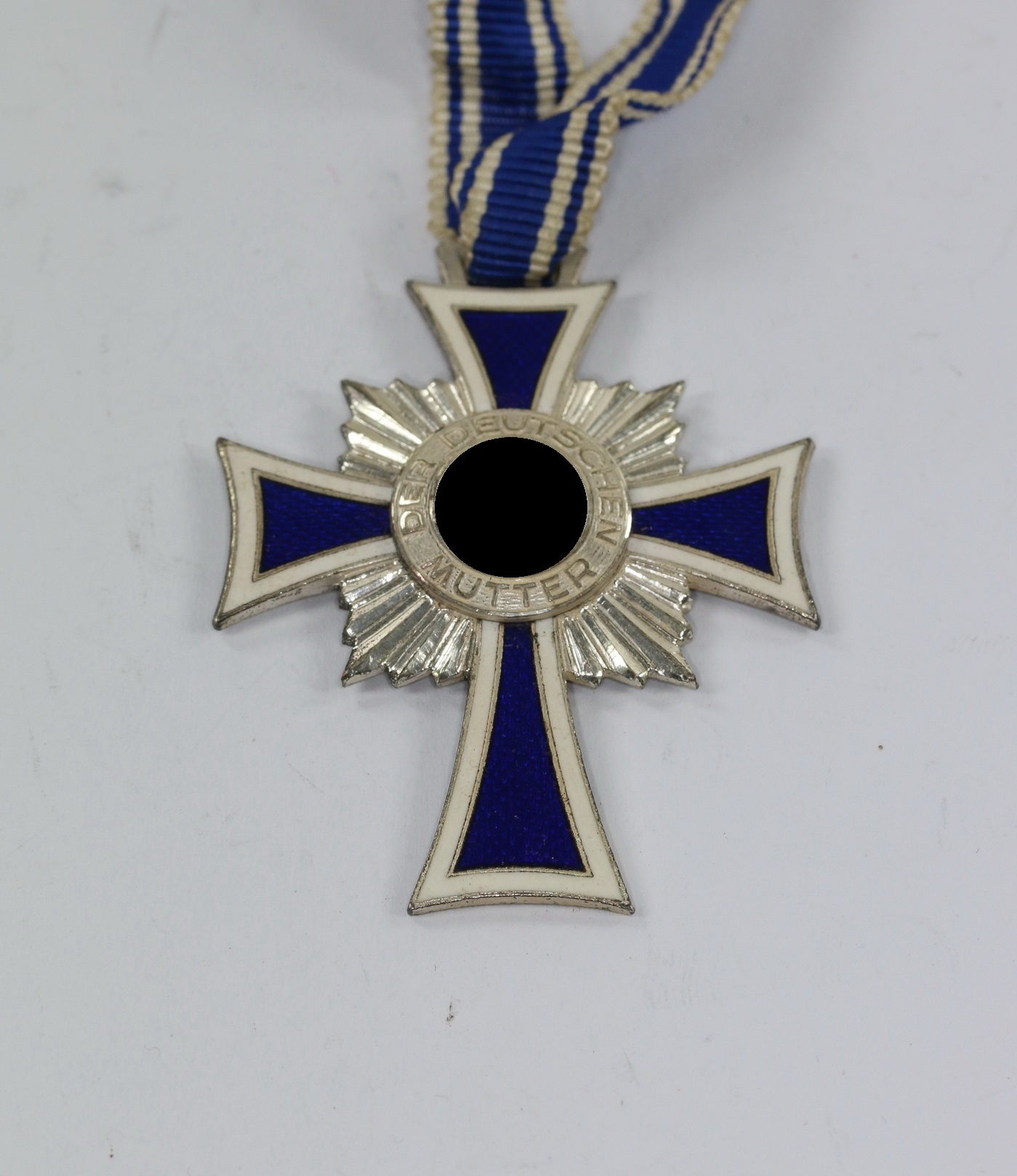 mutterkreuz_in_silber_der_deutschen_mutter_1__1 Mutterkreuz in Silber, "Der Deutschen Mutter" – Bild 1