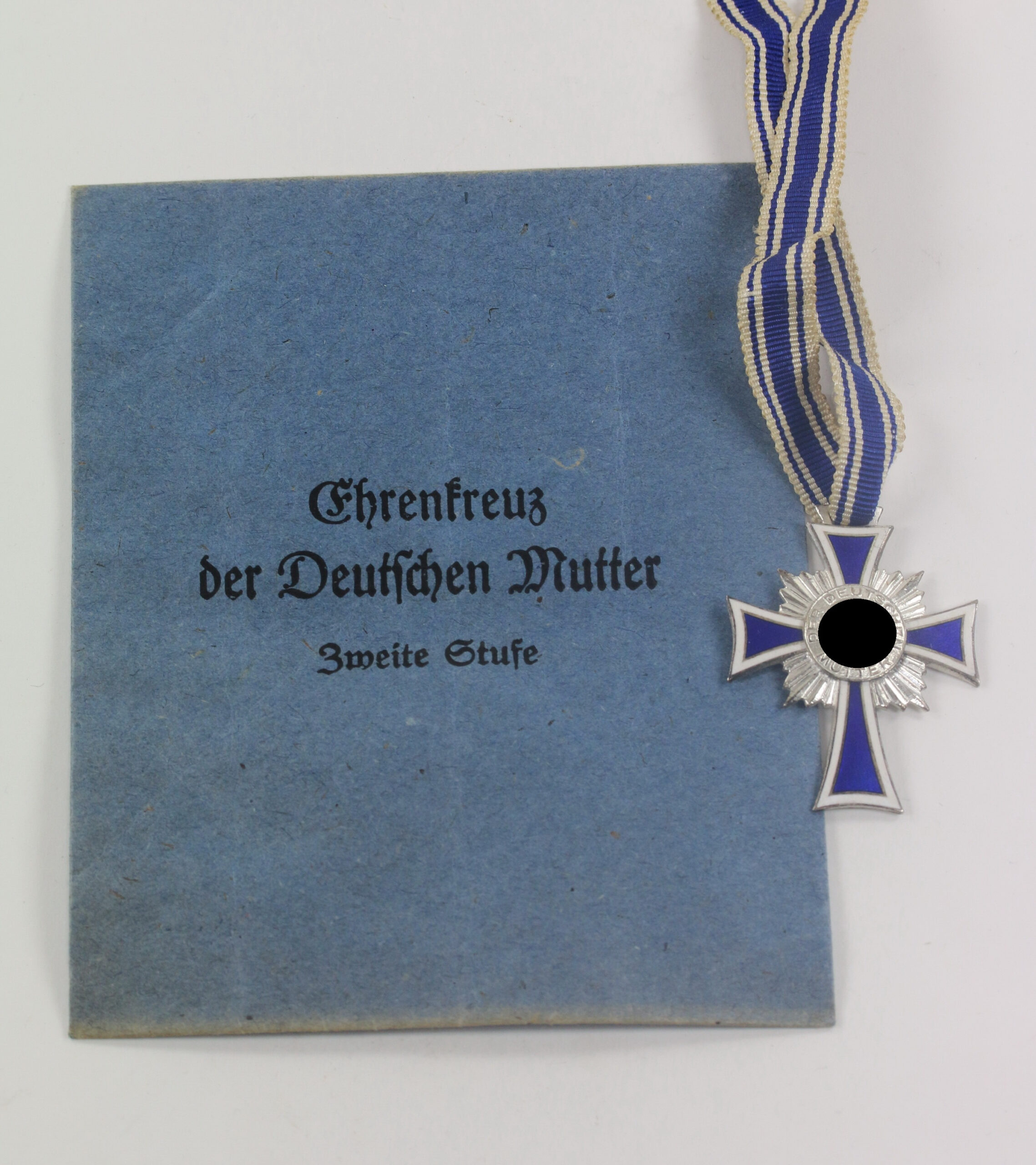Mutterkreuz in Silber, in Verleihungstüte Carl Forster & Graf Schw. Gmünd – Bild 1