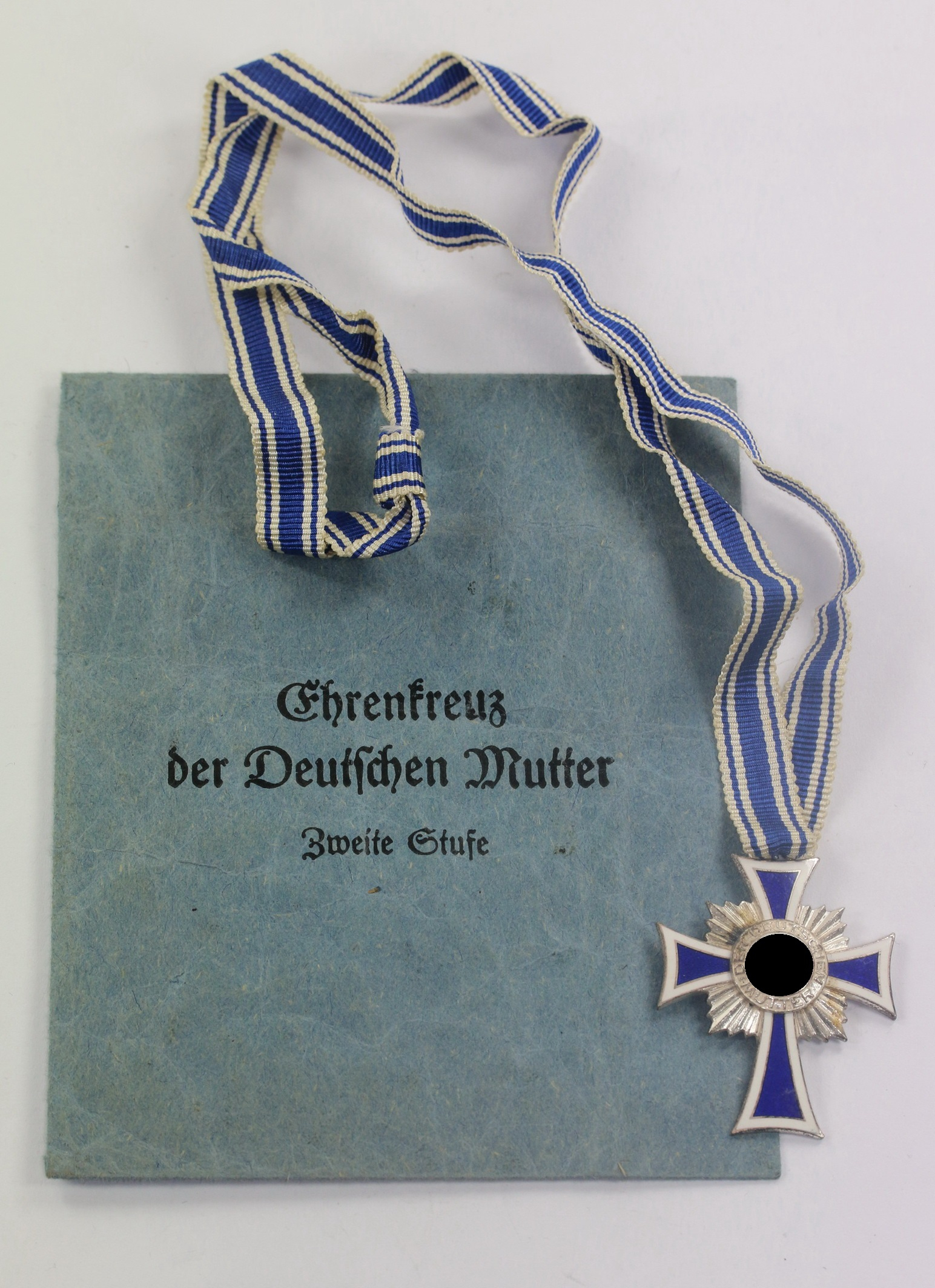 Mutterkreuz in Silber, in Verleihungstüte Ferd. Hoffstätter Bonn – Bild 1