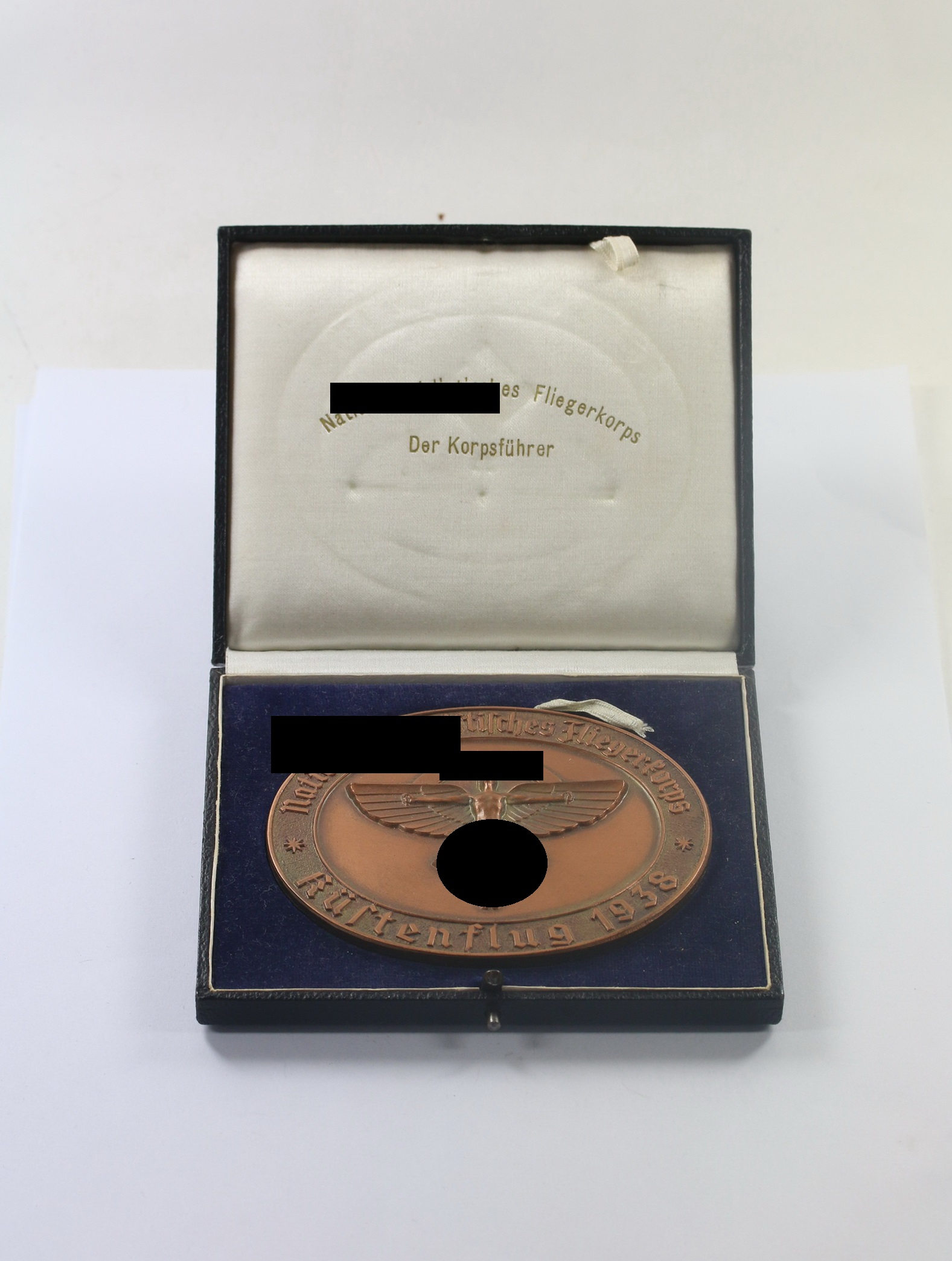  Nationalsozialistisches Fliegerkorps (NSFK), Plakette "Küstenflug 1938", mit Etui + Urkunde – Bild 1