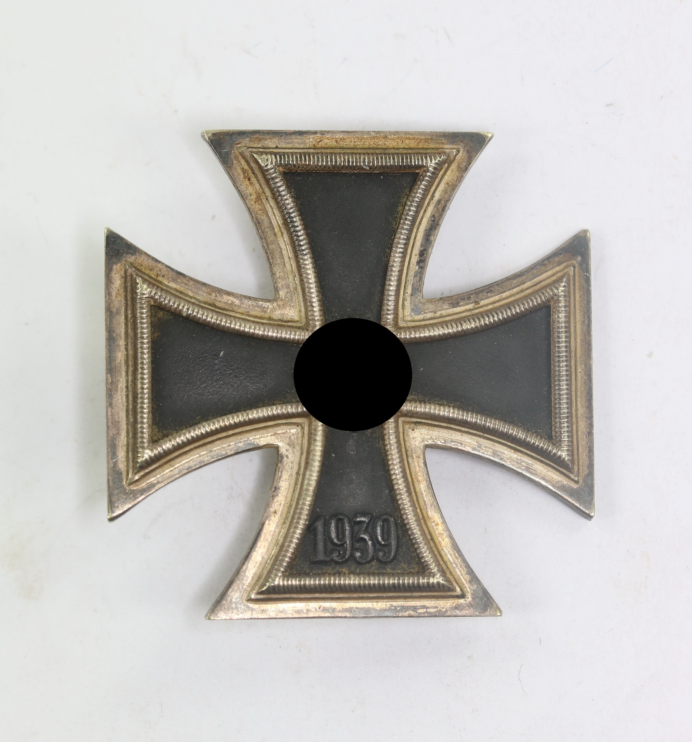 Nicht magnetisches Eisernes Kreuz 1. Klasse 1939, Hst. L55 unter Nadelhaken (Wächtler & Lange, Mittweida) – Bild 1