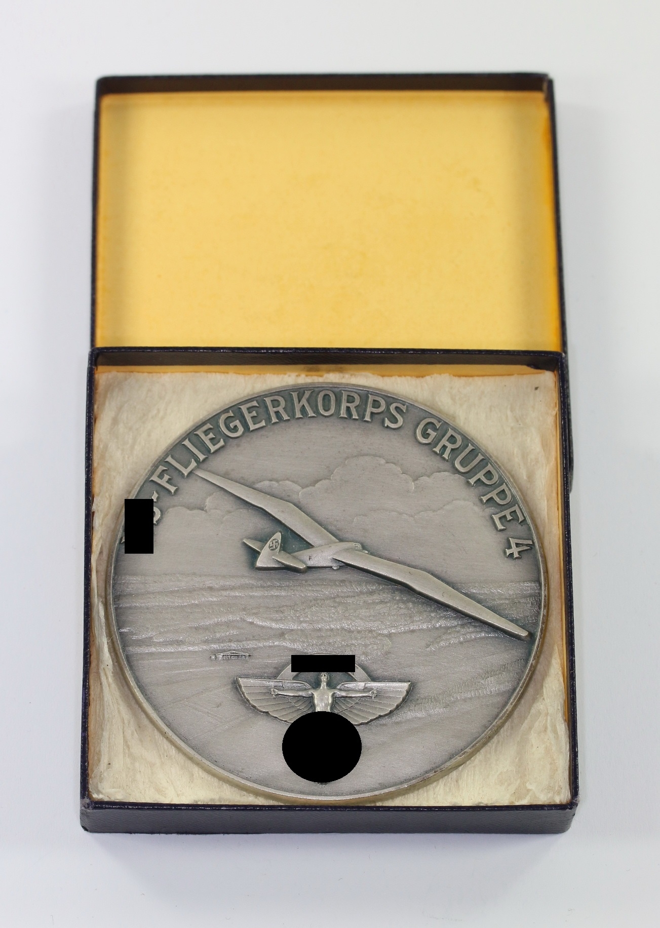 nsfk_plakette_nsfliegerkorps_gruppe_4_f_r_f_nfj_hrigen_ehrenamtlichen_einsatz_im_etui_1__1 NSFK Plakette, NS-Fliegerkorps Gruppe 4, "Für fünfjährigen ehrenamtlichen Einsatz", im Etui – Bild 1