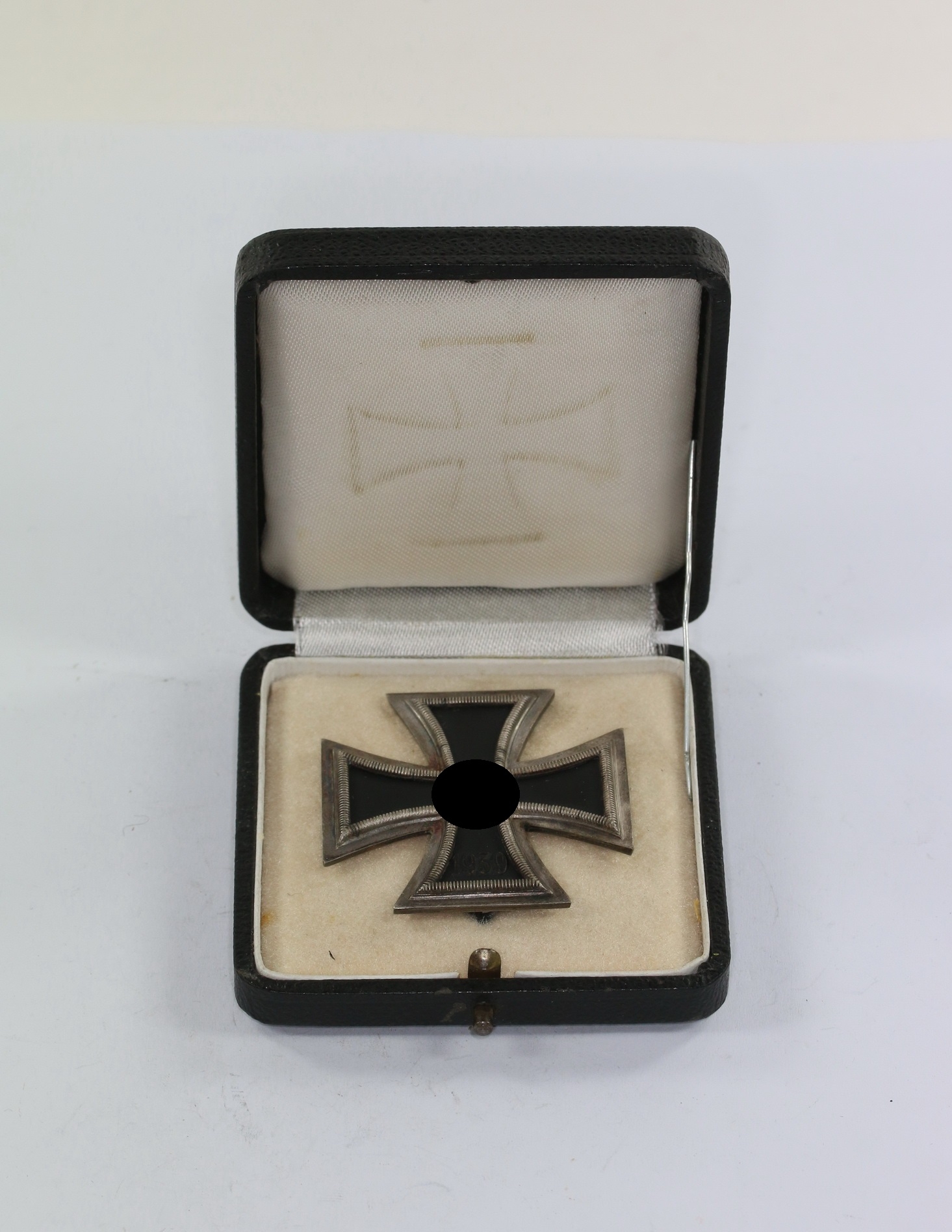 Eisernes Kreuz 1. Klasse 1939, Hst. L/19, nicht magnetisch, im Etui – Bild 1