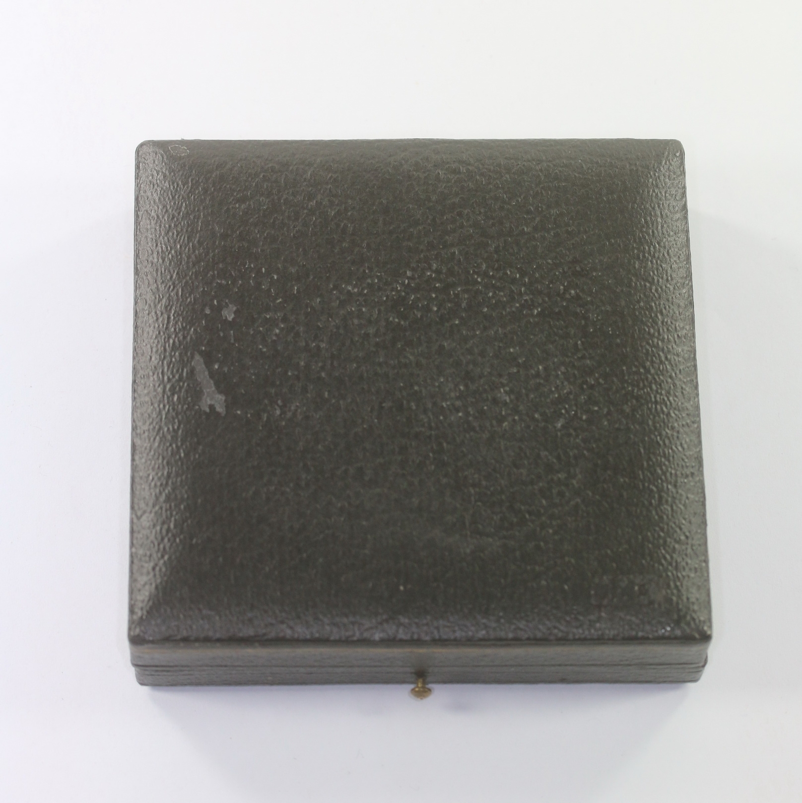 Frühes Etui für ein Deutsches Kreuz in Gold – Bild 1