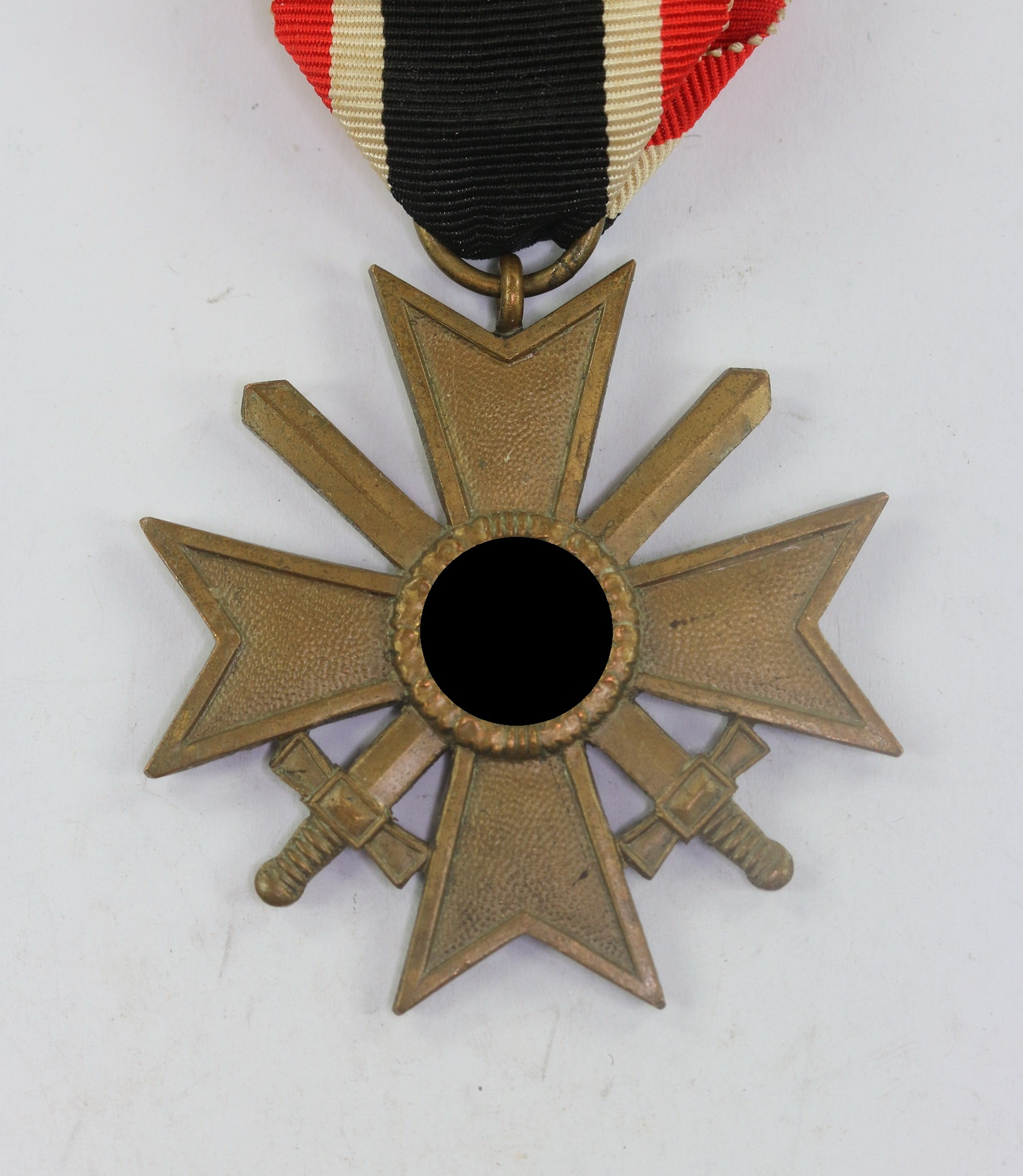 Kriegsverdienstkreuz 2. Klasse mit Schwertern, ohne Hersteller (Buntmetall) – Bild 1